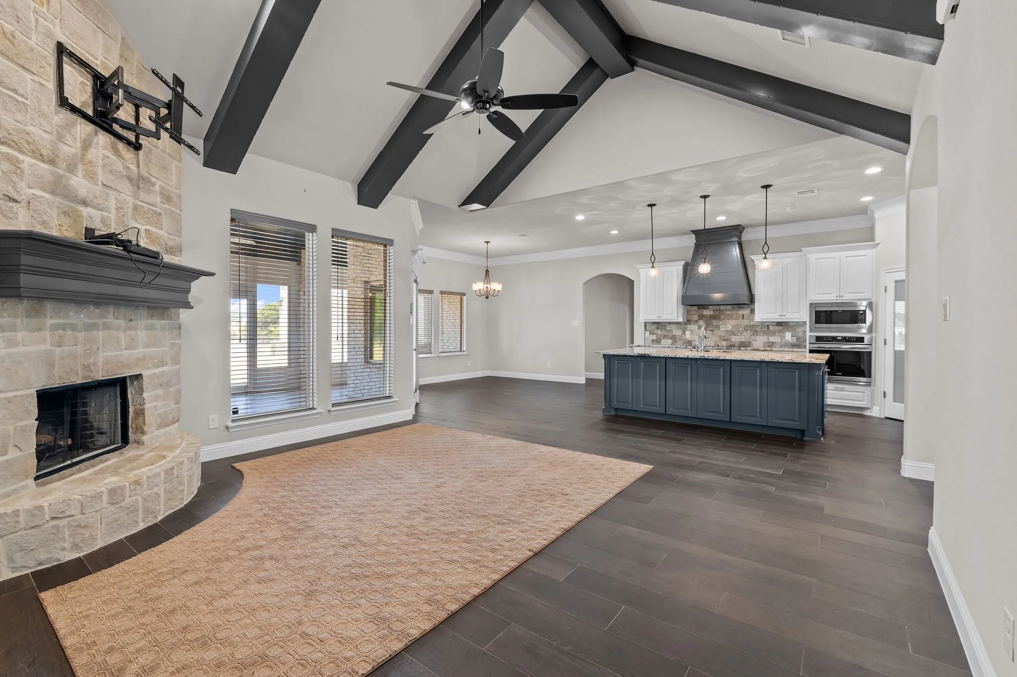 Single Family Residence For Sale in Parker County , 345 Palo Alto Drive, Springtown, Texas 76082, 4 Bedroom, 2 Bathroom, 3 Garage spaces, 2,406 Sqft, built in 2019, mls#21362401, Real Estate Agent in Springtown, Homes For Sale in Parker county, Homes For Sale in Springtown, Realtor in Springtown Texas, Real Estate Brokerage Independent Realty Texas, Luminita Cordes Realtor