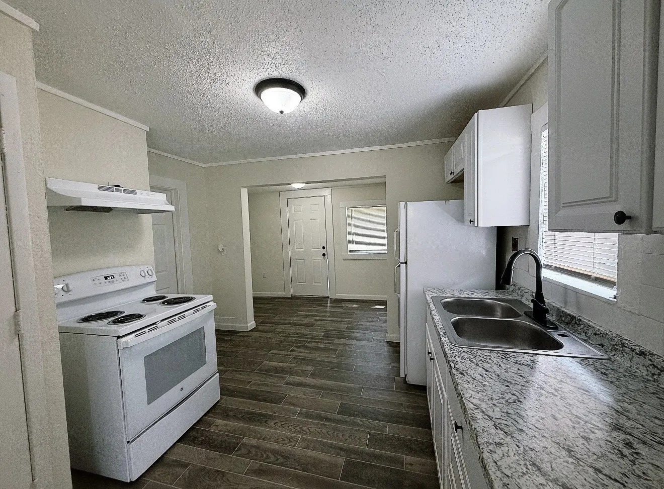 Single Family Residence For Sale in Tarrant County , 5511 Fletcher Avenue, Fort Worth, Texas 76107, 2 Bedroom, 1 Bathroom, Garage spaces, 696 Sqft, built in 1925, mls#21363554, Real Estate Agent in Fort Worth, Homes For Sale in Tarrant county, Homes For Sale in Fort Worth, Realtor in Fort Worth Texas, Real Estate Brokerage Independent Realty Texas, Luminita Cordes Realtor