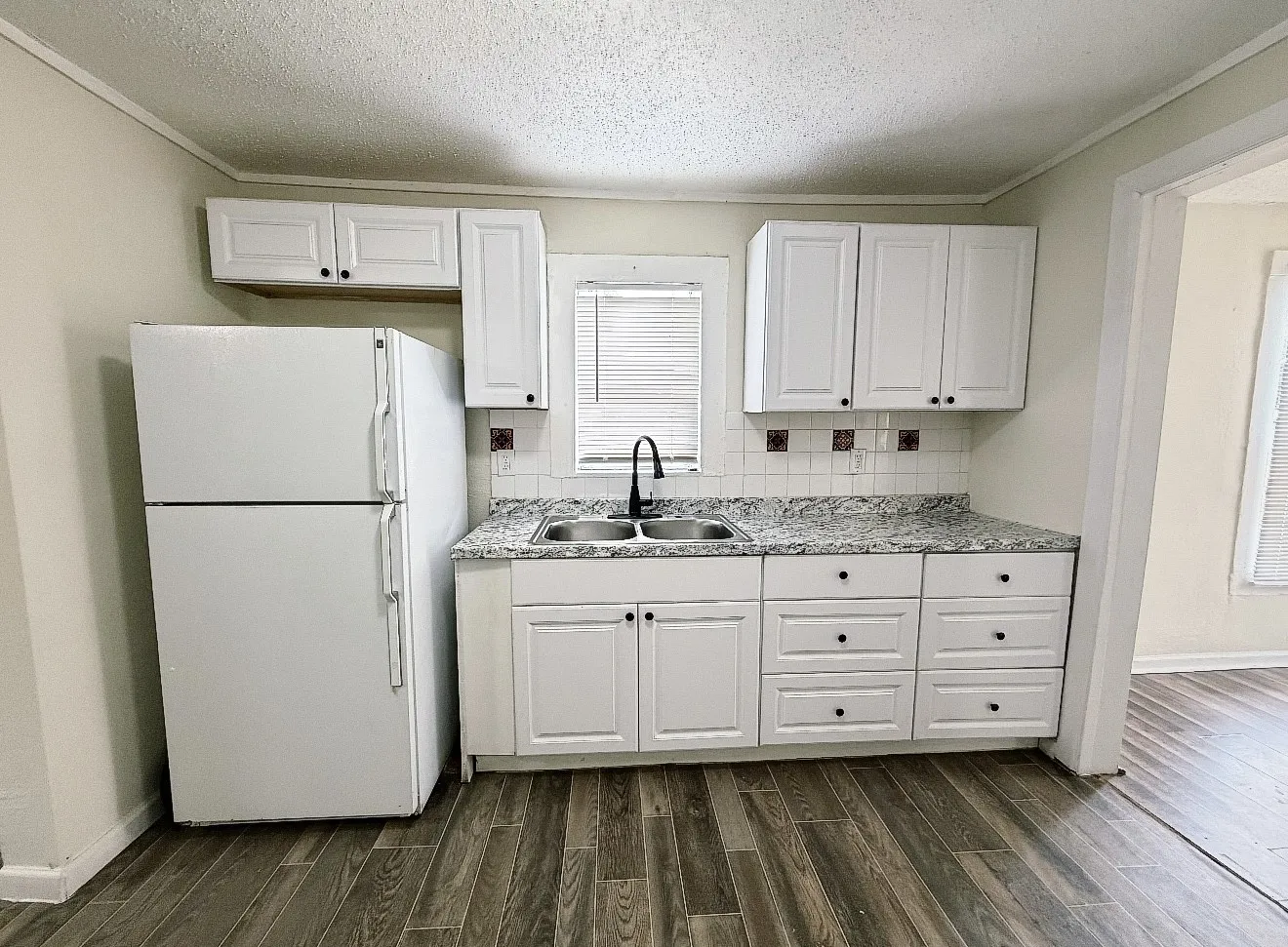 Single Family Residence For Sale in Tarrant County , 5511 Fletcher Avenue, Fort Worth, Texas 76107, 2 Bedroom, 1 Bathroom, Garage spaces, 696 Sqft, built in 1925, mls#21363554, Real Estate Agent in Fort Worth, Homes For Sale in Tarrant county, Homes For Sale in Fort Worth, Realtor in Fort Worth Texas, Real Estate Brokerage Independent Realty Texas, Luminita Cordes Realtor