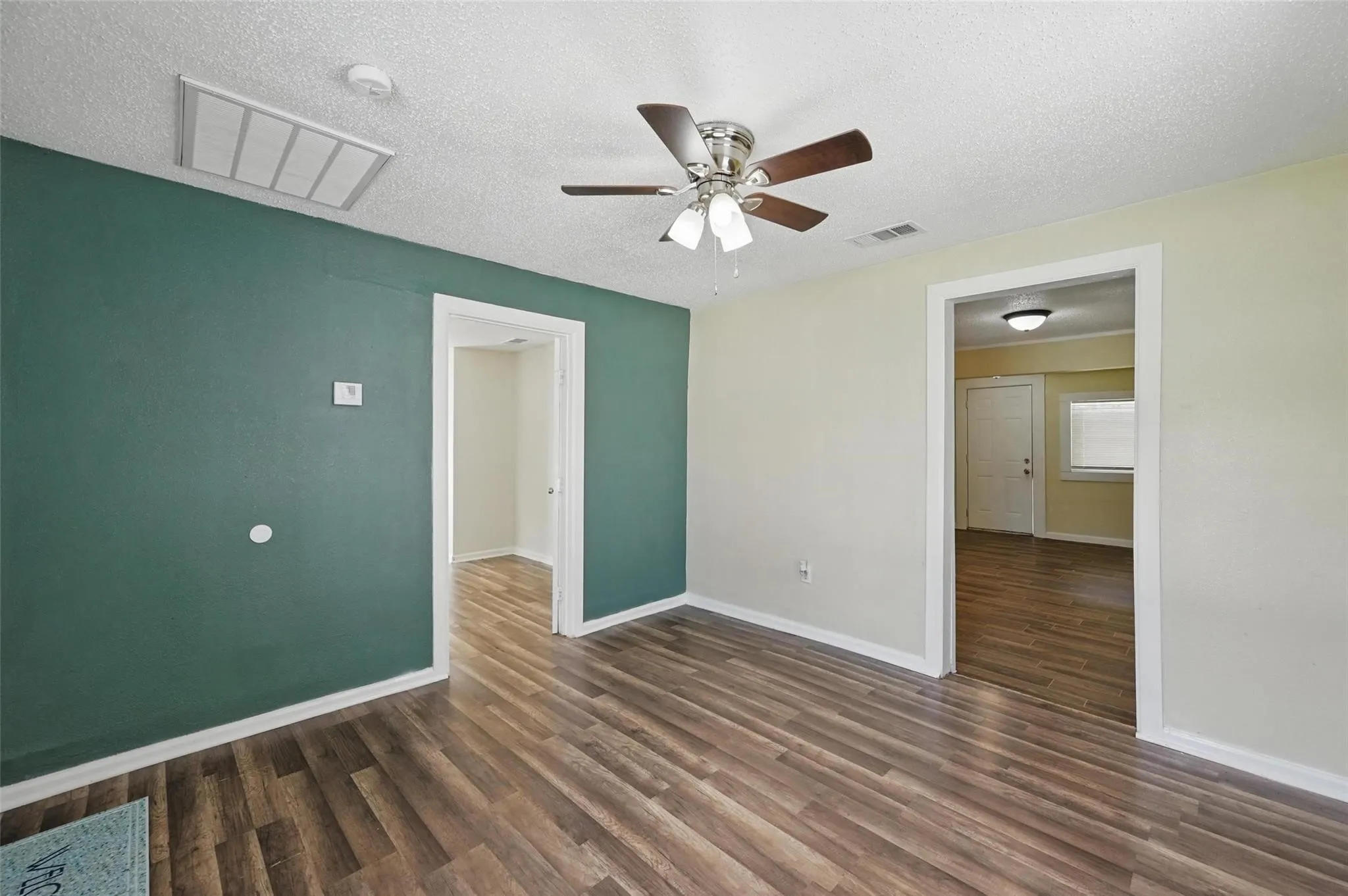 Single Family Residence For Sale in Tarrant County , 5511 Fletcher Avenue, Fort Worth, Texas 76107, 2 Bedroom, 1 Bathroom, Garage spaces, 696 Sqft, built in 1925, mls#21363554, Real Estate Agent in Fort Worth, Homes For Sale in Tarrant county, Homes For Sale in Fort Worth, Realtor in Fort Worth Texas, Real Estate Brokerage Independent Realty Texas, Luminita Cordes Realtor