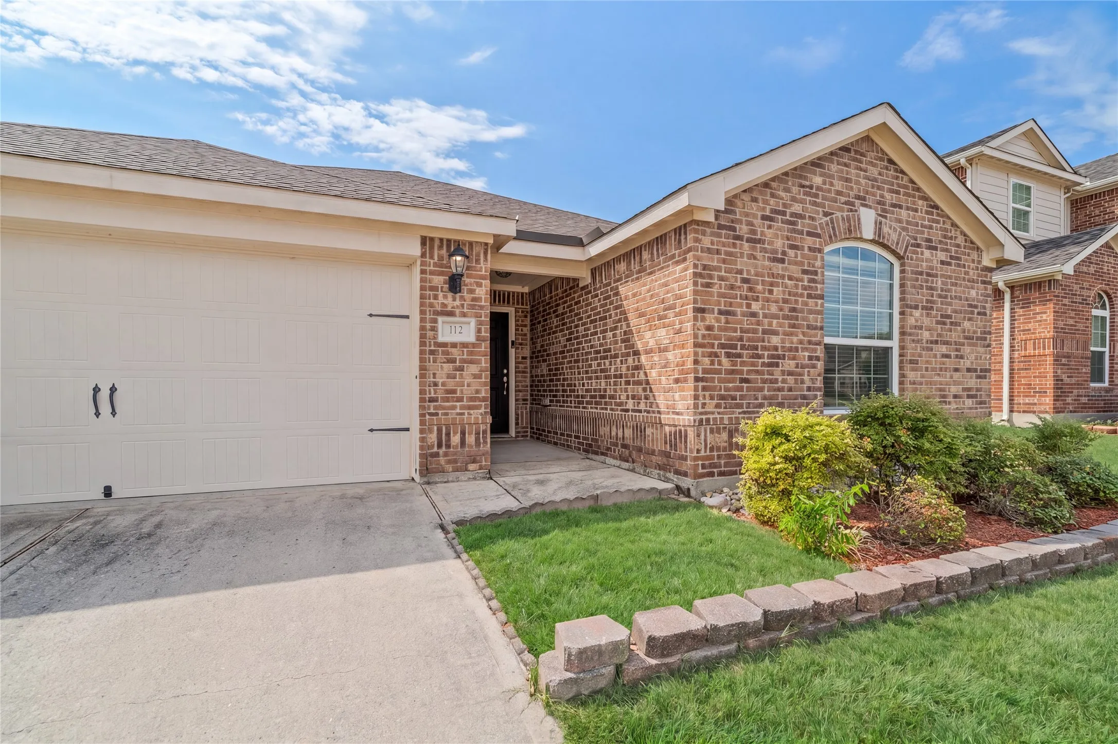 Single Family Residence For Sale in Collin County , 112 Curt Street, Anna, Texas 75409, 3 Bedroom, 2 Bathroom, 2 Garage spaces, 1,656 Sqft, built in 2018, mls#21363562, Real Estate Agent in Anna, Homes For Sale in Collin county, Homes For Sale in Anna, Realtor in Anna Texas, Real Estate Brokerage Independent Realty Texas, Luminita Cordes Realtor