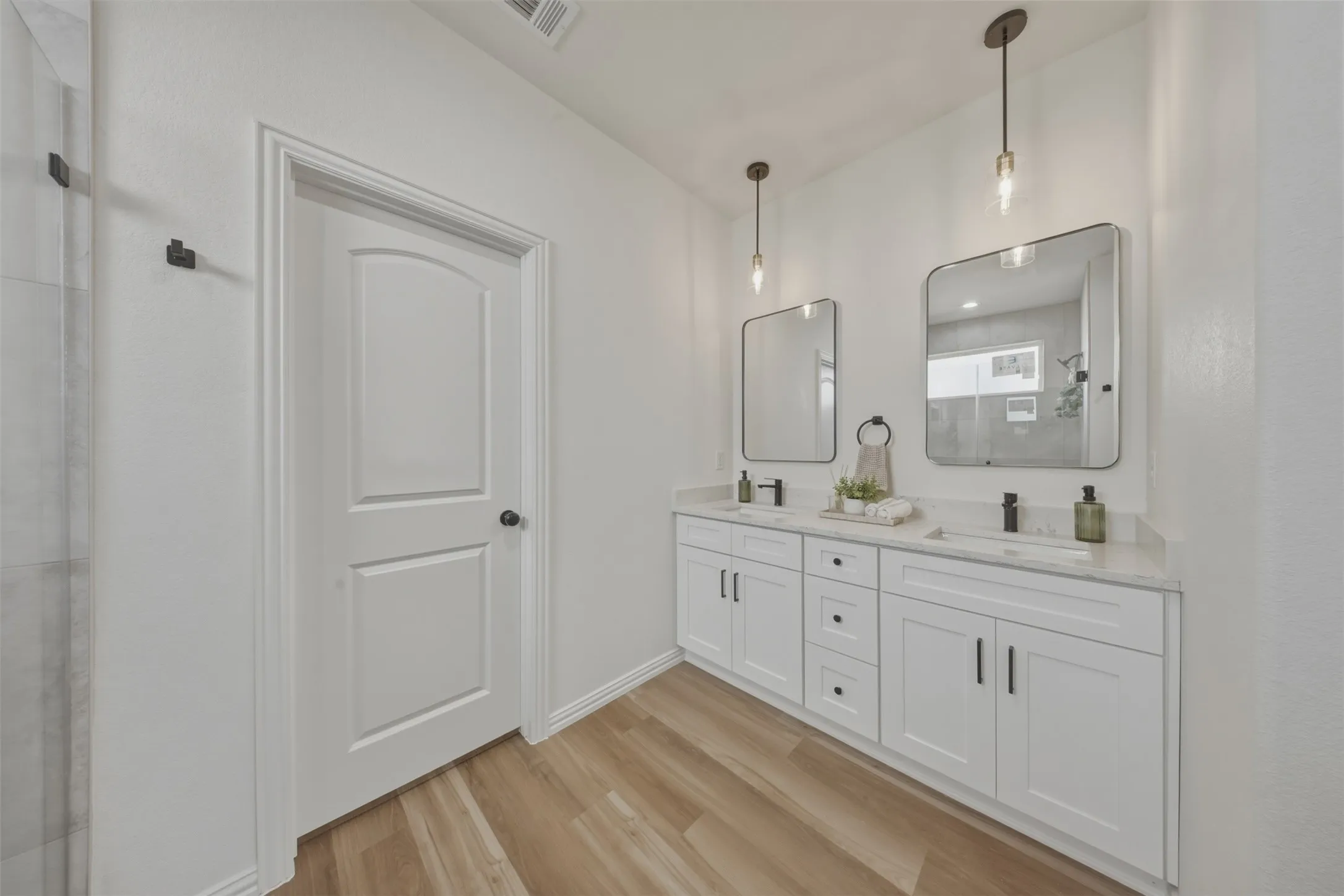 Single Family Residence For Sale in Hood County , 5559 Mercedes Circle, Granbury, Texas 76048, 3 Bedroom, 2 Bathroom, 1 Garage spaces, 1,425 Sqft, built in 2026, mls#21359513, Real Estate Agent in Granbury, Homes For Sale in Hood county, Homes For Sale in Granbury, Realtor in Granbury Texas, Real Estate Brokerage Independent Realty Texas, Luminita Cordes Realtor