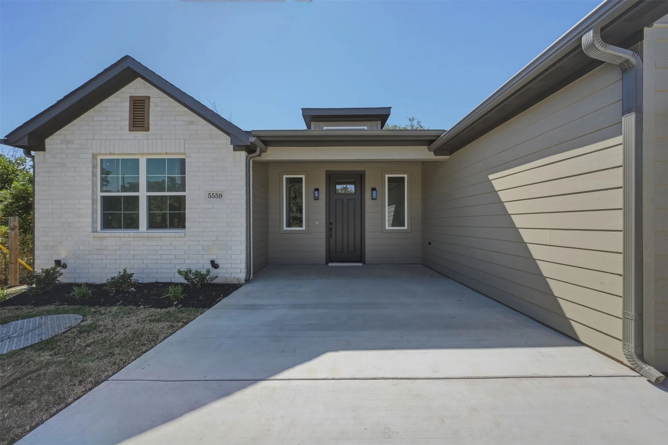 Single Family Residence For Sale in Hood County , 5559 Mercedes Circle, Granbury, Texas 76048, 3 Bedroom, 2 Bathroom, 1 Garage spaces, 1,425 Sqft, built in 2026, mls#21359513, Real Estate Agent in Granbury, Homes For Sale in Hood county, Homes For Sale in Granbury, Realtor in Granbury Texas, Real Estate Brokerage Independent Realty Texas, Luminita Cordes Realtor