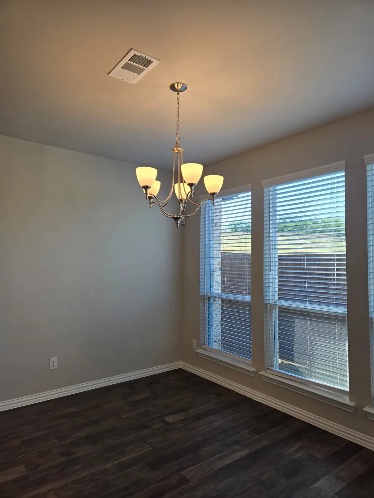 Townhouse For Rent in Denton County , 3909 Morel Drive, Lewisville, Texas 75056, 3 Bedroom, 3 Bathroom, 2 Garage spaces, 2,498 Sqft, built in 2022, Price $3,600, mls#21360687, Real Estate Agent in Lewisville, Homes For Rent in Denton county, Homes For Rent in Lewisville, Realtor in Lewisville Texas, Real Estate Brokerage Independent Realty Texas, Luminita Cordes Realtor