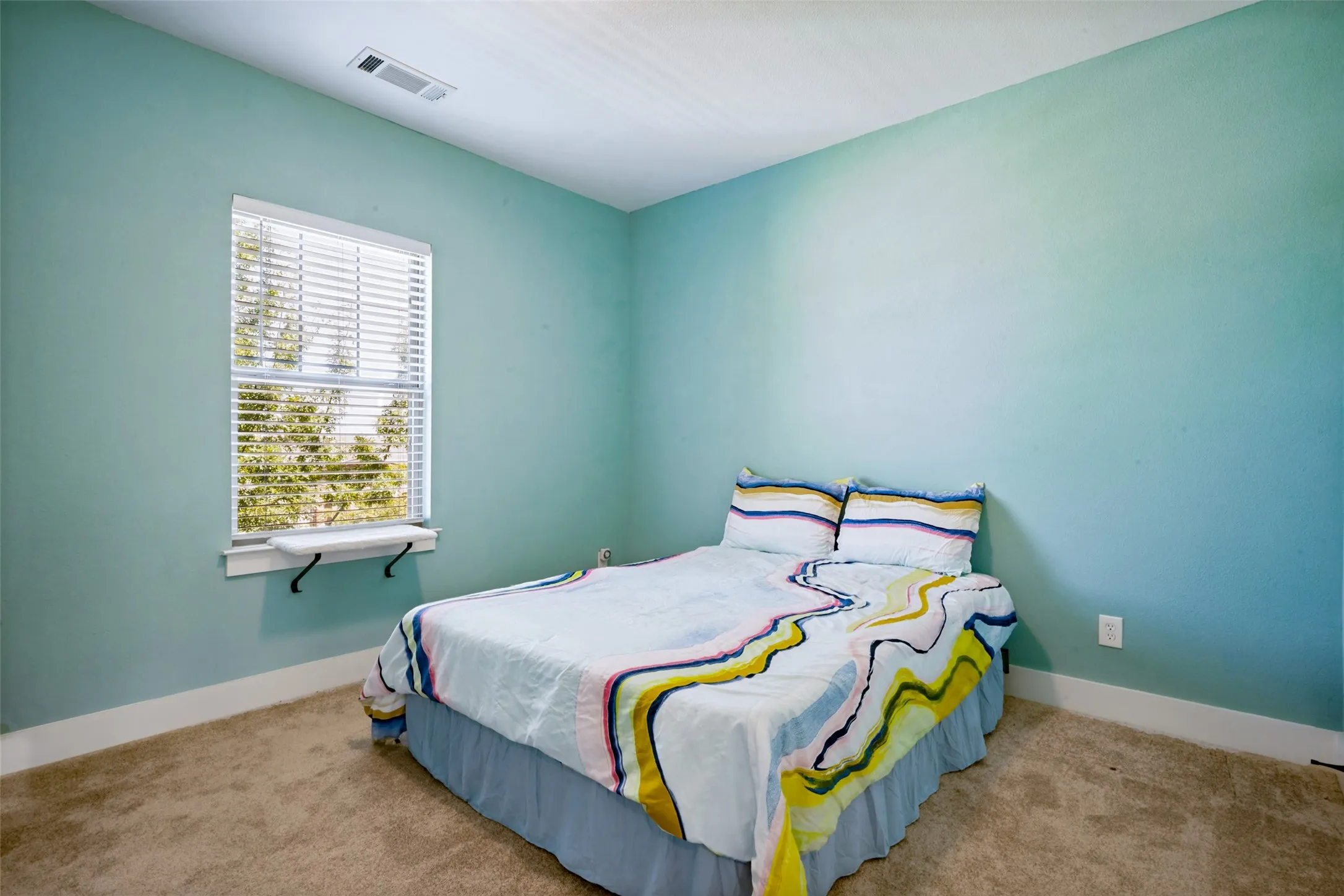 Single Family Residence For Sale in Denton County , 3037 Solana Circle, Denton, Texas 76207, 3 Bedroom, 3 Bathroom, 2 Garage spaces, 1,906 Sqft, built in 2017, mls#21317374, Real Estate Agent in Denton, Homes For Sale in Denton county, Homes For Sale in Denton, Realtor in Denton Texas, Real Estate Brokerage Independent Realty Texas, Luminita Cordes Realtor