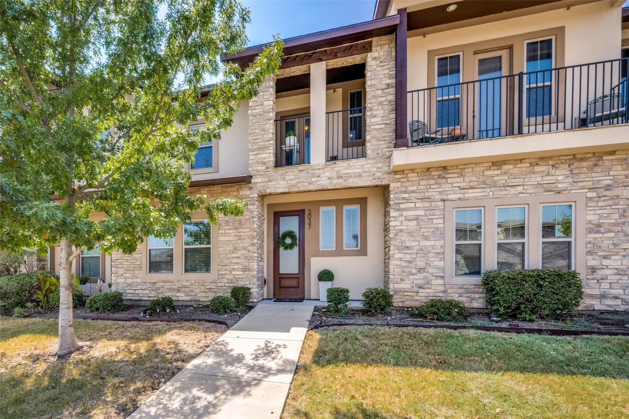 Single Family Residence For Sale in Denton County , 3037 Solana Circle, Denton, Texas 76207, 3 Bedroom, 3 Bathroom, 2 Garage spaces, 1,906 Sqft, built in 2017, mls#21317374, Real Estate Agent in Denton, Homes For Sale in Denton county, Homes For Sale in Denton, Realtor in Denton Texas, Real Estate Brokerage Independent Realty Texas, Luminita Cordes Realtor