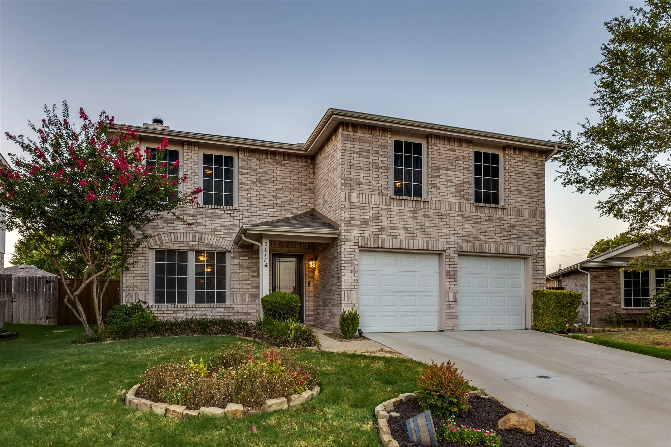 Single Family Residence For Sale in Collin County , 2616 Buckskin Drive, Mc Kinney, Texas 75071, 3 Bedroom, 3 Bathroom, 2 Garage spaces, 1,984 Sqft, built in 2000, mls#21361113, Real Estate Agent in Mc Kinney, Homes For Sale in Collin county, Homes For Sale in Mc Kinney, Realtor in Mc Kinney Texas, Real Estate Brokerage Independent Realty Texas, Luminita Cordes Realtor