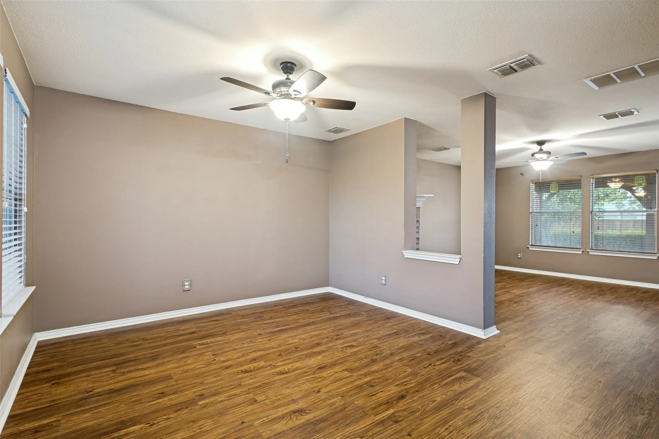 Single Family Residence For Sale in Collin County , 2616 Buckskin Drive, Mc Kinney, Texas 75071, 3 Bedroom, 3 Bathroom, 2 Garage spaces, 1,984 Sqft, built in 2000, mls#21361113, Real Estate Agent in Mc Kinney, Homes For Sale in Collin county, Homes For Sale in Mc Kinney, Realtor in Mc Kinney Texas, Real Estate Brokerage Independent Realty Texas, Luminita Cordes Realtor