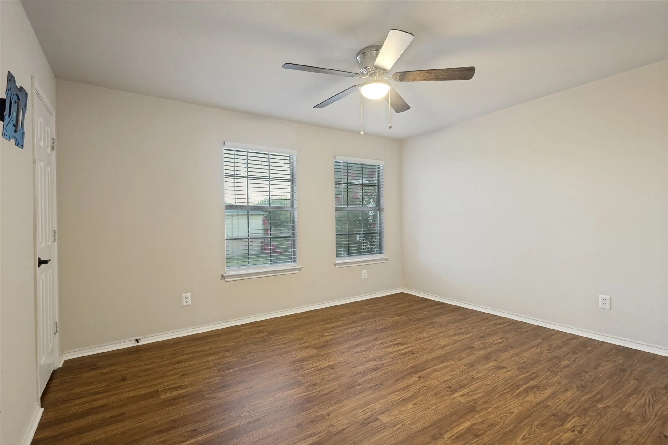 Single Family Residence For Sale in Collin County , 2616 Buckskin Drive, Mc Kinney, Texas 75071, 3 Bedroom, 3 Bathroom, 2 Garage spaces, 1,984 Sqft, built in 2000, mls#21361113, Real Estate Agent in Mc Kinney, Homes For Sale in Collin county, Homes For Sale in Mc Kinney, Realtor in Mc Kinney Texas, Real Estate Brokerage Independent Realty Texas, Luminita Cordes Realtor