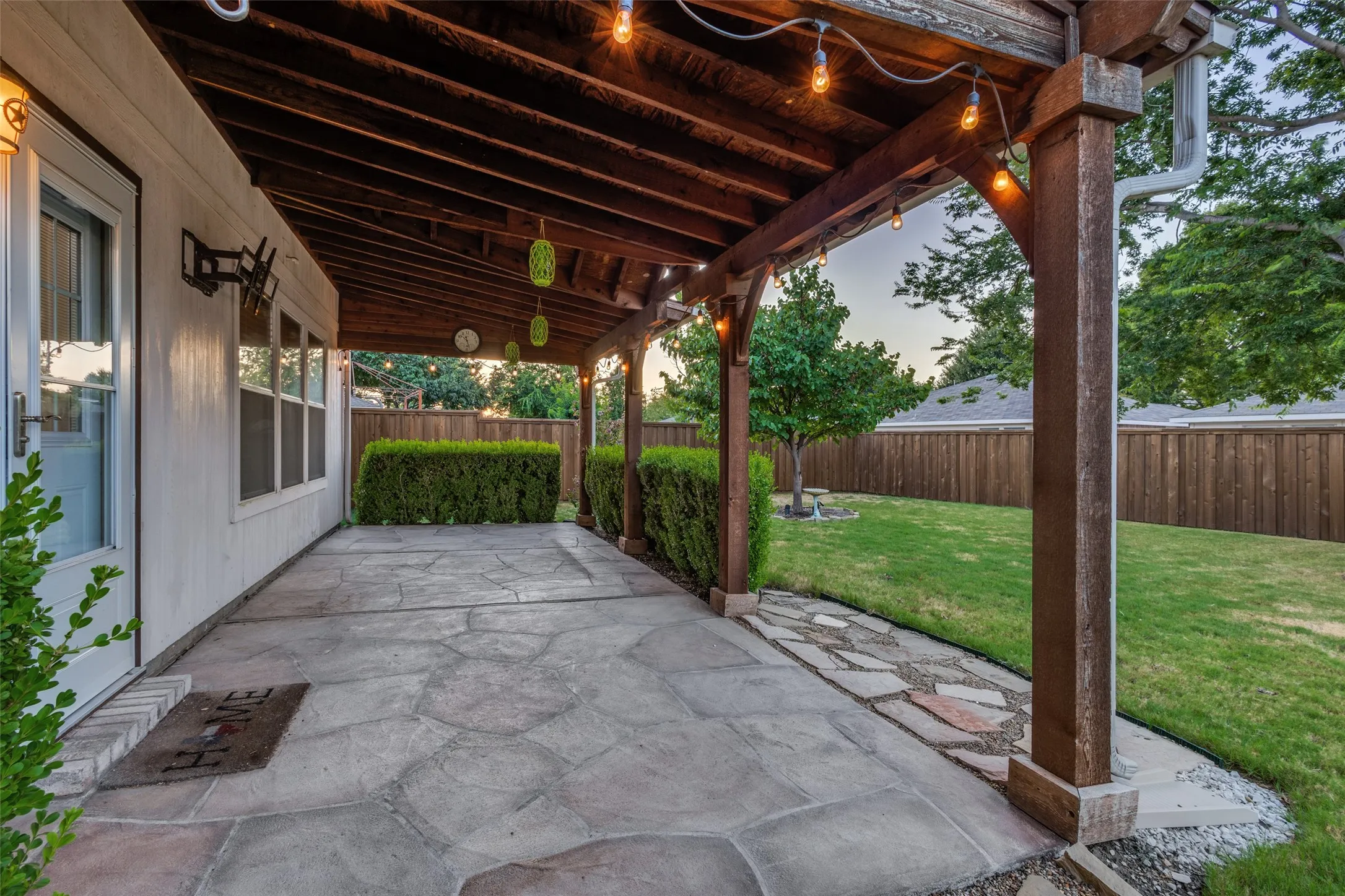 Single Family Residence For Sale in Collin County , 2616 Buckskin Drive, Mc Kinney, Texas 75071, 3 Bedroom, 3 Bathroom, 2 Garage spaces, 1,984 Sqft, built in 2000, mls#21361113, Real Estate Agent in Mc Kinney, Homes For Sale in Collin county, Homes For Sale in Mc Kinney, Realtor in Mc Kinney Texas, Real Estate Brokerage Independent Realty Texas, Luminita Cordes Realtor