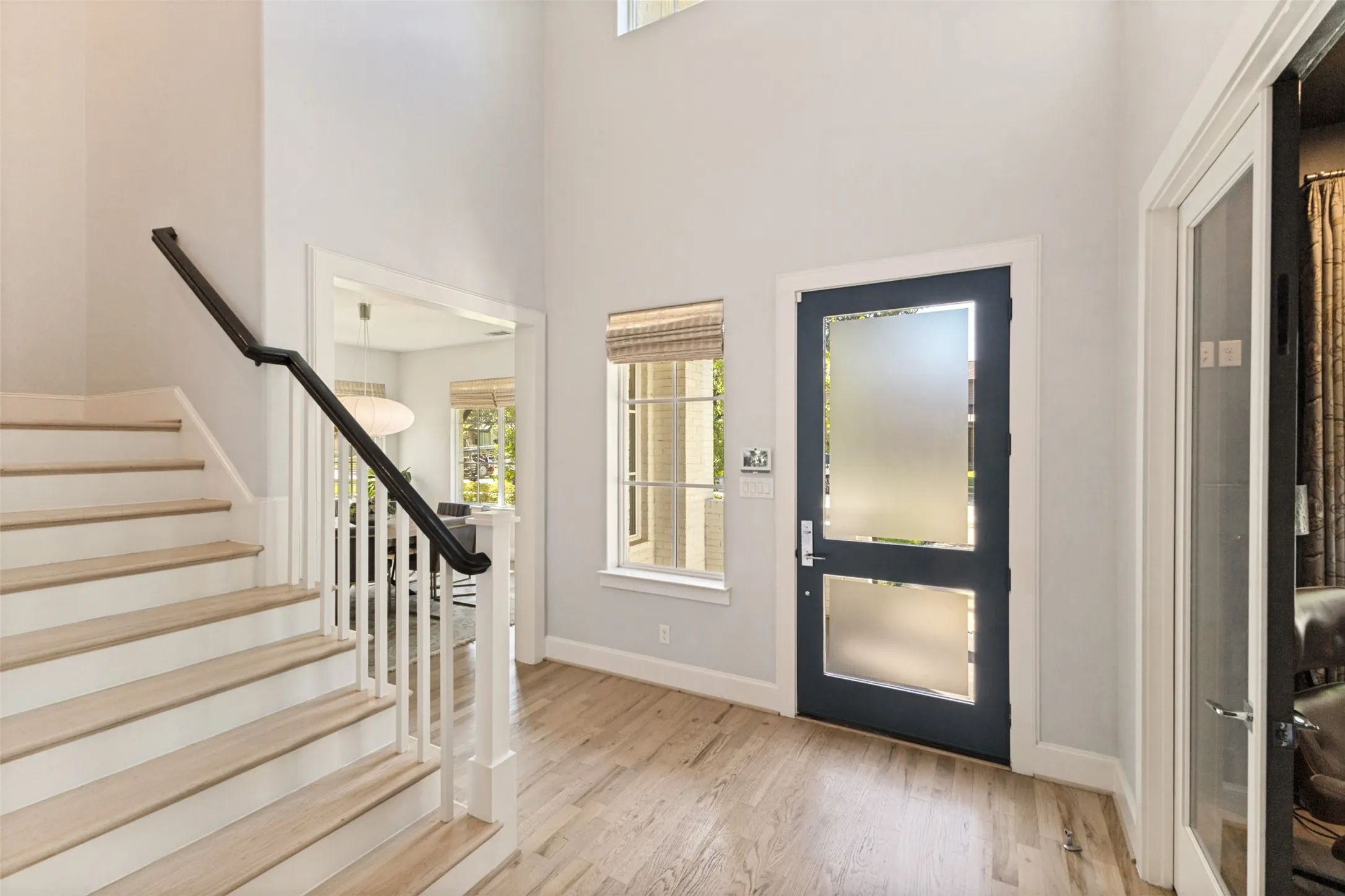 Single Family Residence For Sale in Dallas County , 6946 Sperry Street, Dallas, Texas 75214, 4 Bedroom, 4 Bathroom, 2 Garage spaces, 3,625 Sqft, built in 2012, mls#21361739, Real Estate Agent in Dallas, Homes For Sale in Dallas county, Homes For Sale in Dallas, Realtor in Dallas Texas, Real Estate Brokerage Independent Realty Texas, Luminita Cordes Realtor