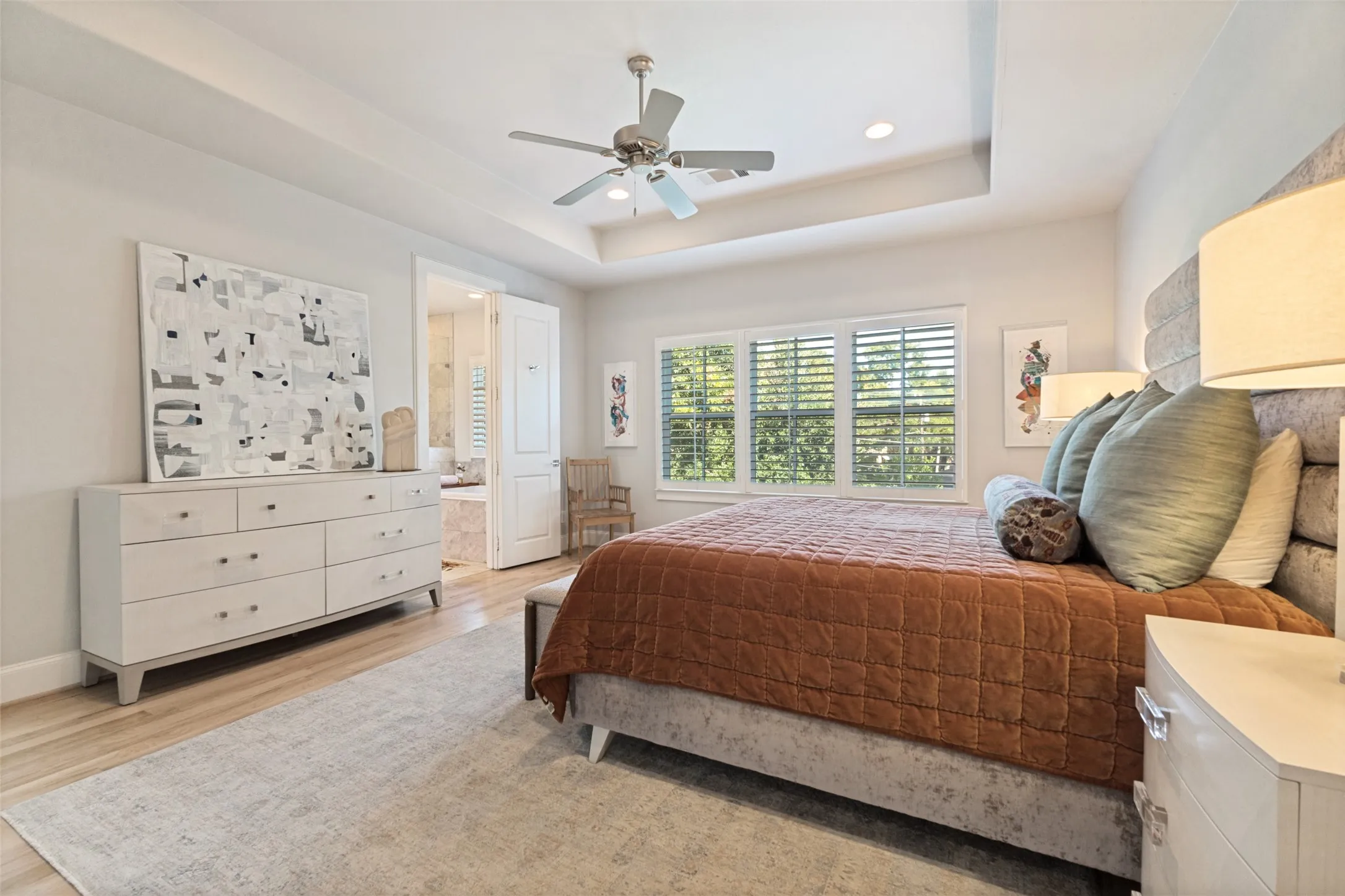 Single Family Residence For Sale in Dallas County , 6946 Sperry Street, Dallas, Texas 75214, 4 Bedroom, 4 Bathroom, 2 Garage spaces, 3,625 Sqft, built in 2012, mls#21361739, Real Estate Agent in Dallas, Homes For Sale in Dallas county, Homes For Sale in Dallas, Realtor in Dallas Texas, Real Estate Brokerage Independent Realty Texas, Luminita Cordes Realtor