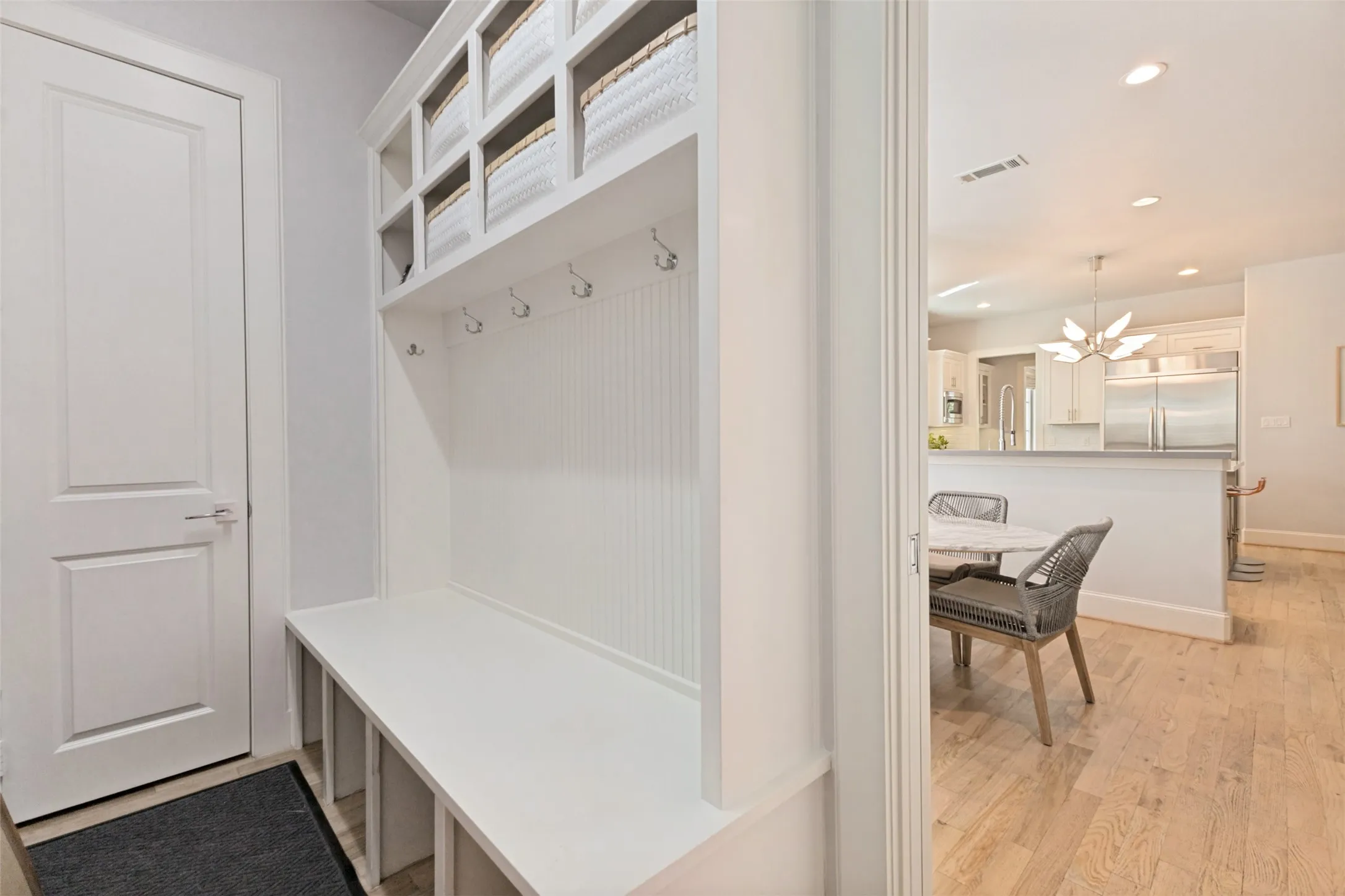 Single Family Residence For Sale in Dallas County , 6946 Sperry Street, Dallas, Texas 75214, 4 Bedroom, 4 Bathroom, 2 Garage spaces, 3,625 Sqft, built in 2012, mls#21361739, Real Estate Agent in Dallas, Homes For Sale in Dallas county, Homes For Sale in Dallas, Realtor in Dallas Texas, Real Estate Brokerage Independent Realty Texas, Luminita Cordes Realtor