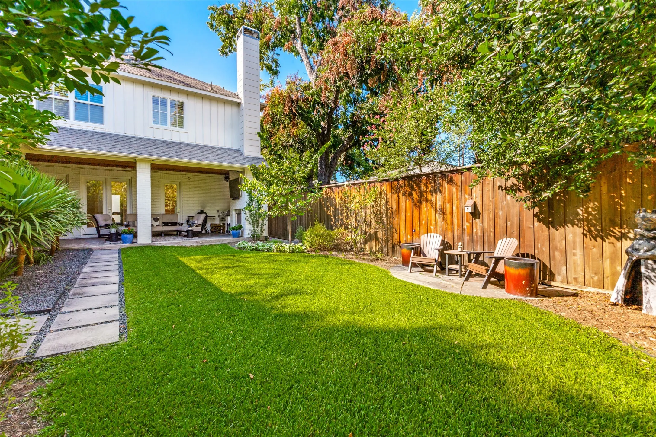 Single Family Residence For Sale in Dallas County , 6946 Sperry Street, Dallas, Texas 75214, 4 Bedroom, 4 Bathroom, 2 Garage spaces, 3,625 Sqft, built in 2012, mls#21361739, Real Estate Agent in Dallas, Homes For Sale in Dallas county, Homes For Sale in Dallas, Realtor in Dallas Texas, Real Estate Brokerage Independent Realty Texas, Luminita Cordes Realtor