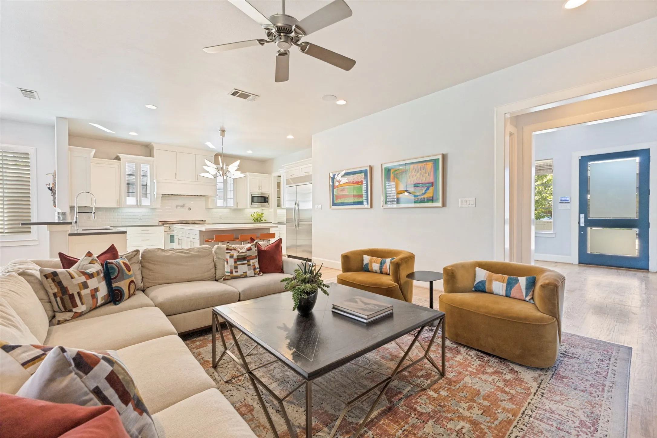 Single Family Residence For Sale in Dallas County , 6946 Sperry Street, Dallas, Texas 75214, 4 Bedroom, 4 Bathroom, 2 Garage spaces, 3,625 Sqft, built in 2012, mls#21361739, Real Estate Agent in Dallas, Homes For Sale in Dallas county, Homes For Sale in Dallas, Realtor in Dallas Texas, Real Estate Brokerage Independent Realty Texas, Luminita Cordes Realtor