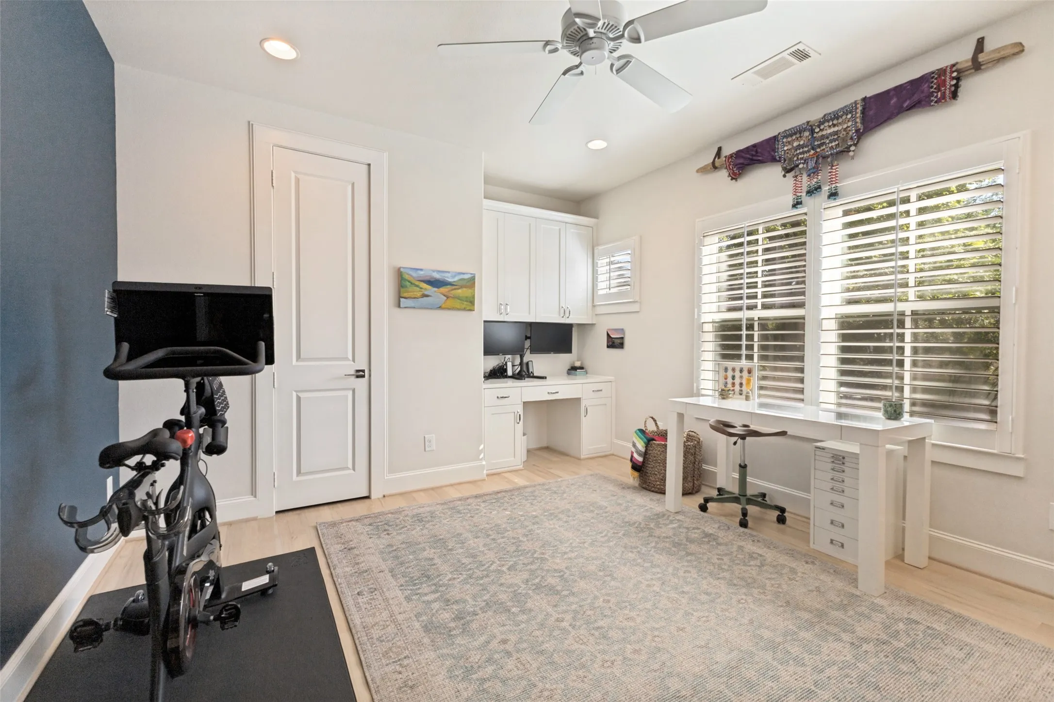 Single Family Residence For Sale in Dallas County , 6946 Sperry Street, Dallas, Texas 75214, 4 Bedroom, 4 Bathroom, 2 Garage spaces, 3,625 Sqft, built in 2012, mls#21361739, Real Estate Agent in Dallas, Homes For Sale in Dallas county, Homes For Sale in Dallas, Realtor in Dallas Texas, Real Estate Brokerage Independent Realty Texas, Luminita Cordes Realtor