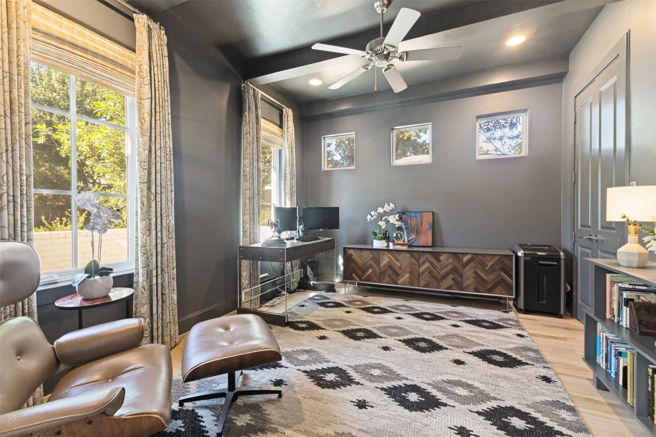 Single Family Residence For Sale in Dallas County , 6946 Sperry Street, Dallas, Texas 75214, 4 Bedroom, 4 Bathroom, 2 Garage spaces, 3,625 Sqft, built in 2012, mls#21361739, Real Estate Agent in Dallas, Homes For Sale in Dallas county, Homes For Sale in Dallas, Realtor in Dallas Texas, Real Estate Brokerage Independent Realty Texas, Luminita Cordes Realtor