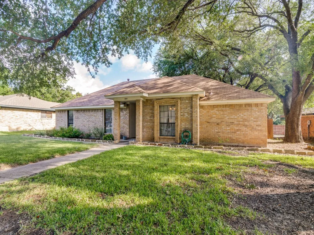 Single Family Residence For Rent in Dallas County , 5114 Vera Cruz Drive, Garland, Texas 75043, 3 Bedroom, 2 Bathroom, 2 Garage spaces, 1,966 Sqft, built in 1979, mls#21363586, Real Estate Agent in Garland, Homes For Rent in Dallas county, Homes For Rent in Garland, Realtor in Garland Texas, Real Estate Brokerage Independent Realty Texas, Luminita Cordes Realtor