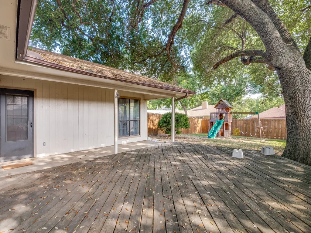 Single Family Residence For Rent in Dallas County , 5114 Vera Cruz Drive, Garland, Texas 75043, 3 Bedroom, 2 Bathroom, 2 Garage spaces, 1,966 Sqft, built in 1979, mls#21363586, Real Estate Agent in Garland, Homes For Rent in Dallas county, Homes For Rent in Garland, Realtor in Garland Texas, Real Estate Brokerage Independent Realty Texas, Luminita Cordes Realtor