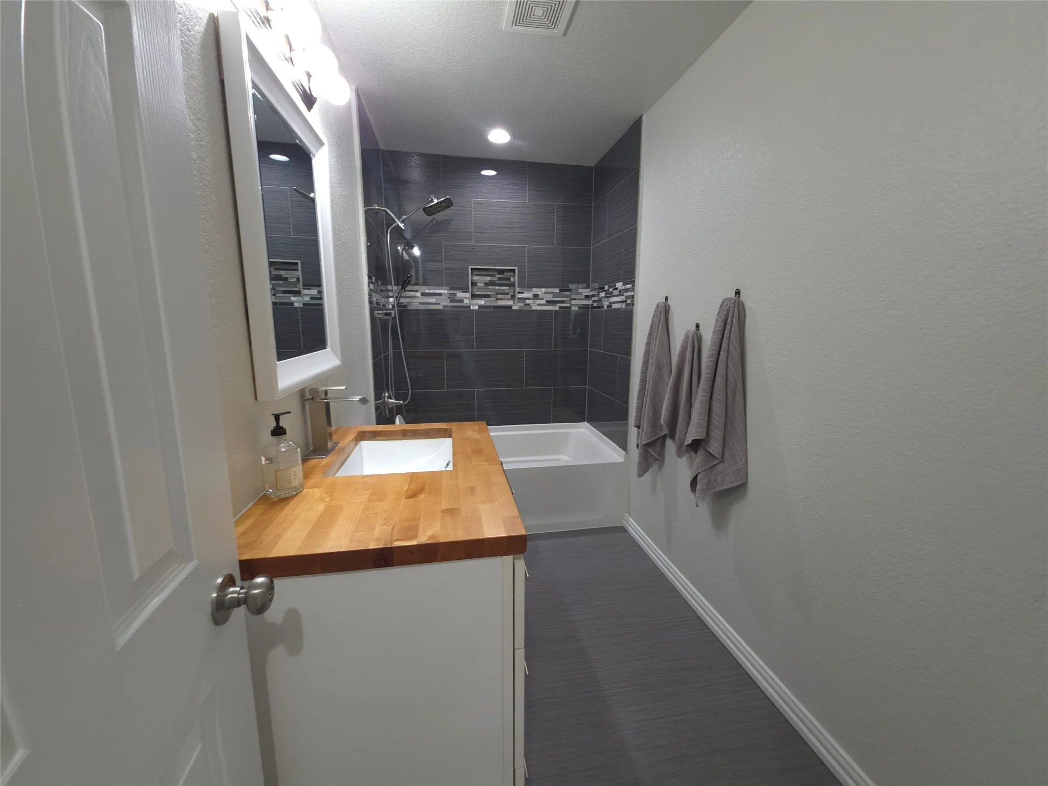 Updated Hall Bathroom