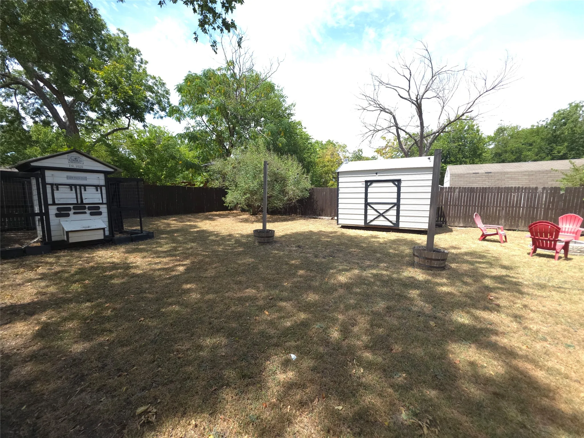 Single Family Residence For Sale in Collin County , 1405 N Oak Street, Mc Kinney, Texas 75069, 3 Bedroom, 2 Bathroom, Garage spaces, 1,300 Sqft, built in 1965, mls#21363590, Real Estate Agent in Mc Kinney, Homes For Sale in Collin county, Homes For Sale in Mc Kinney, Realtor in Mc Kinney Texas, Real Estate Brokerage Independent Realty Texas, Luminita Cordes Realtor
