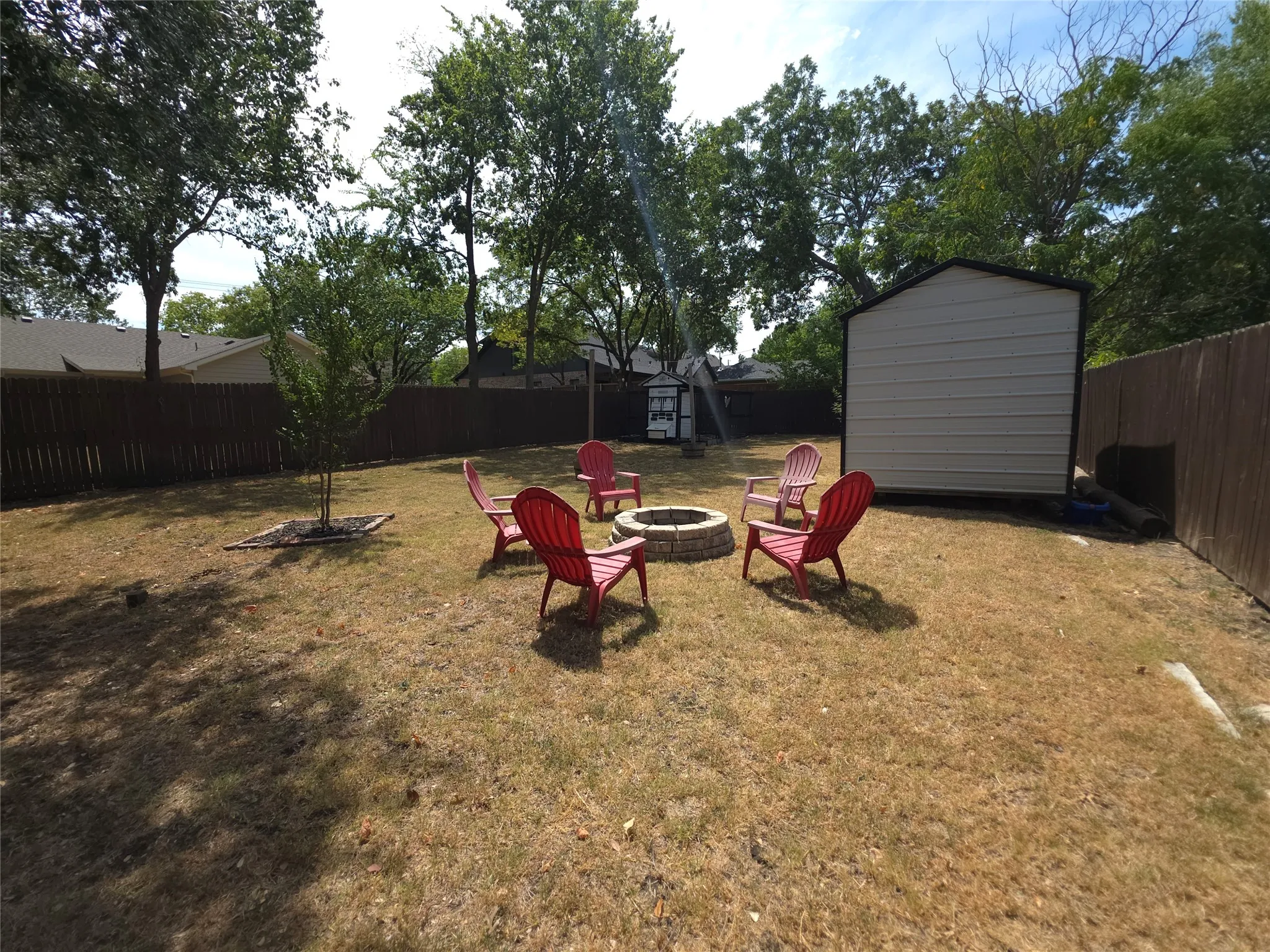 Single Family Residence For Sale in Collin County , 1405 N Oak Street, Mc Kinney, Texas 75069, 3 Bedroom, 2 Bathroom, Garage spaces, 1,300 Sqft, built in 1965, mls#21363590, Real Estate Agent in Mc Kinney, Homes For Sale in Collin county, Homes For Sale in Mc Kinney, Realtor in Mc Kinney Texas, Real Estate Brokerage Independent Realty Texas, Luminita Cordes Realtor