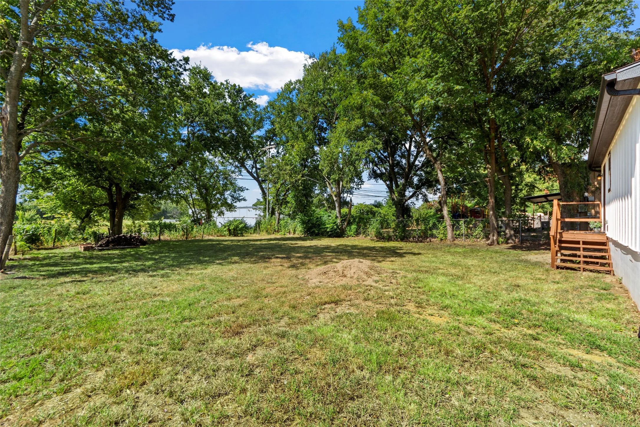 Single Family Residence For Sale in Grayson County , 400 W Morgan Street, Denison, Texas 75020, 3 Bedroom, 2 Bathroom, Garage spaces, 1,441 Sqft, built in 1940, mls#21362688, Real Estate Agent in Denison, Homes For Sale in Grayson county, Homes For Sale in Denison, Realtor in Denison Texas, Real Estate Brokerage Independent Realty Texas, Luminita Cordes Realtor