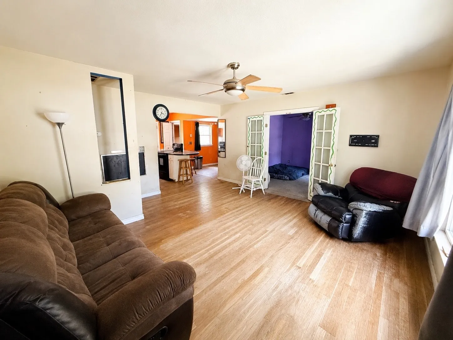 Single Family Residence For Sale in Tarrant County , 7437 Llano Avenue, Fort Worth, Texas 76116, 3 Bedroom, 1 Bathroom, Garage spaces, 1,050 Sqft, built in 1948, mls#21360000, Real Estate Agent in Fort Worth, Homes For Sale in Tarrant county, Homes For Sale in Fort Worth, Realtor in Fort Worth Texas, Real Estate Brokerage Independent Realty Texas, Luminita Cordes Realtor