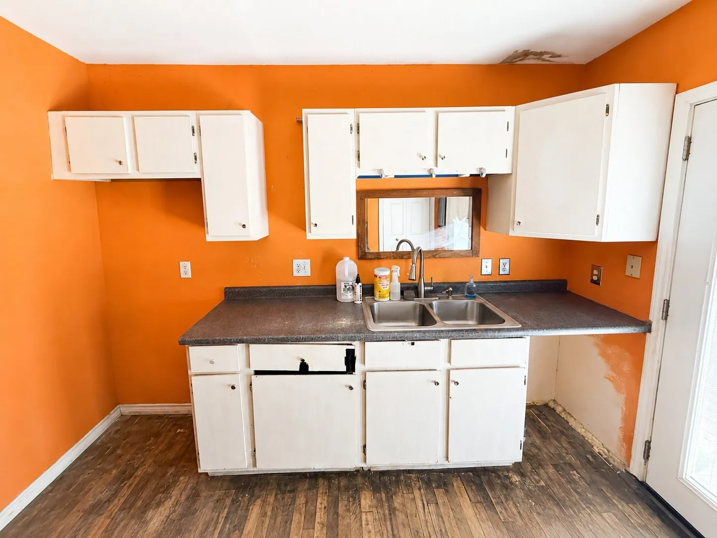 Single Family Residence For Sale in Tarrant County , 7437 Llano Avenue, Fort Worth, Texas 76116, 3 Bedroom, 1 Bathroom, Garage spaces, 1,050 Sqft, built in 1948, mls#21360000, Real Estate Agent in Fort Worth, Homes For Sale in Tarrant county, Homes For Sale in Fort Worth, Realtor in Fort Worth Texas, Real Estate Brokerage Independent Realty Texas, Luminita Cordes Realtor