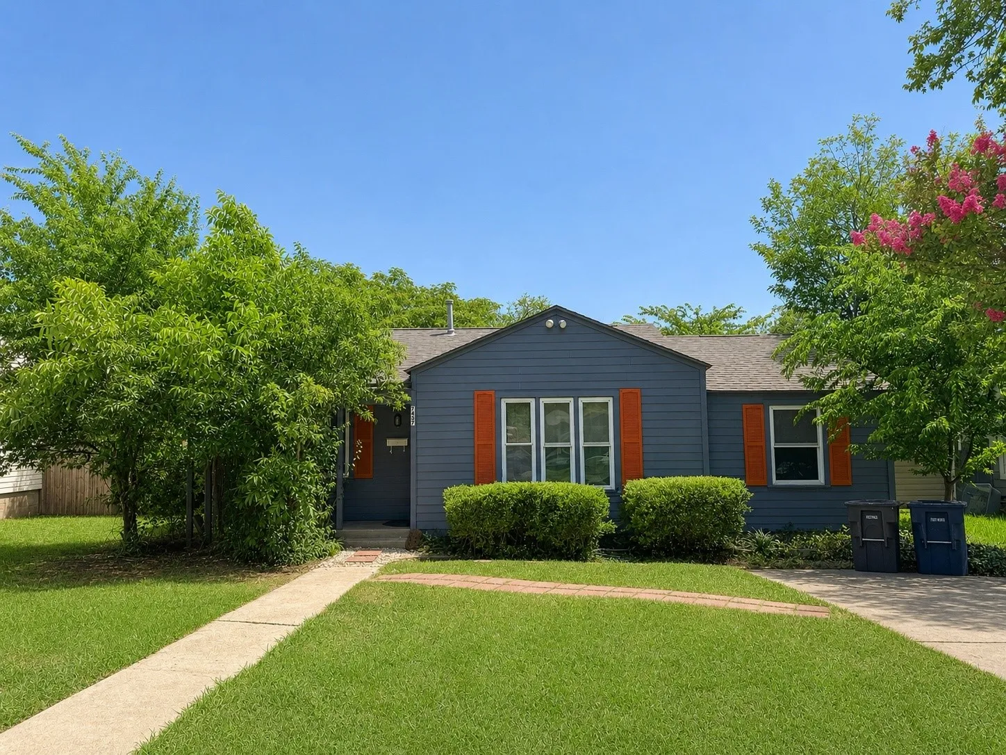 Single Family Residence For Sale in Tarrant County , 7437 Llano Avenue, Fort Worth, Texas 76116, 3 Bedroom, 1 Bathroom, Garage spaces, 1,050 Sqft, built in 1948, mls#21360000, Real Estate Agent in Fort Worth, Homes For Sale in Tarrant county, Homes For Sale in Fort Worth, Realtor in Fort Worth Texas, Real Estate Brokerage Independent Realty Texas, Luminita Cordes Realtor