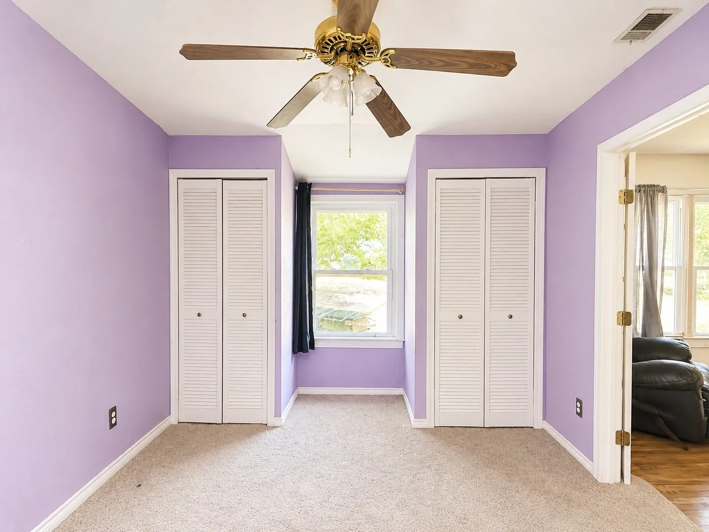 Single Family Residence For Sale in Tarrant County , 7437 Llano Avenue, Fort Worth, Texas 76116, 3 Bedroom, 1 Bathroom, Garage spaces, 1,050 Sqft, built in 1948, mls#21360000, Real Estate Agent in Fort Worth, Homes For Sale in Tarrant county, Homes For Sale in Fort Worth, Realtor in Fort Worth Texas, Real Estate Brokerage Independent Realty Texas, Luminita Cordes Realtor