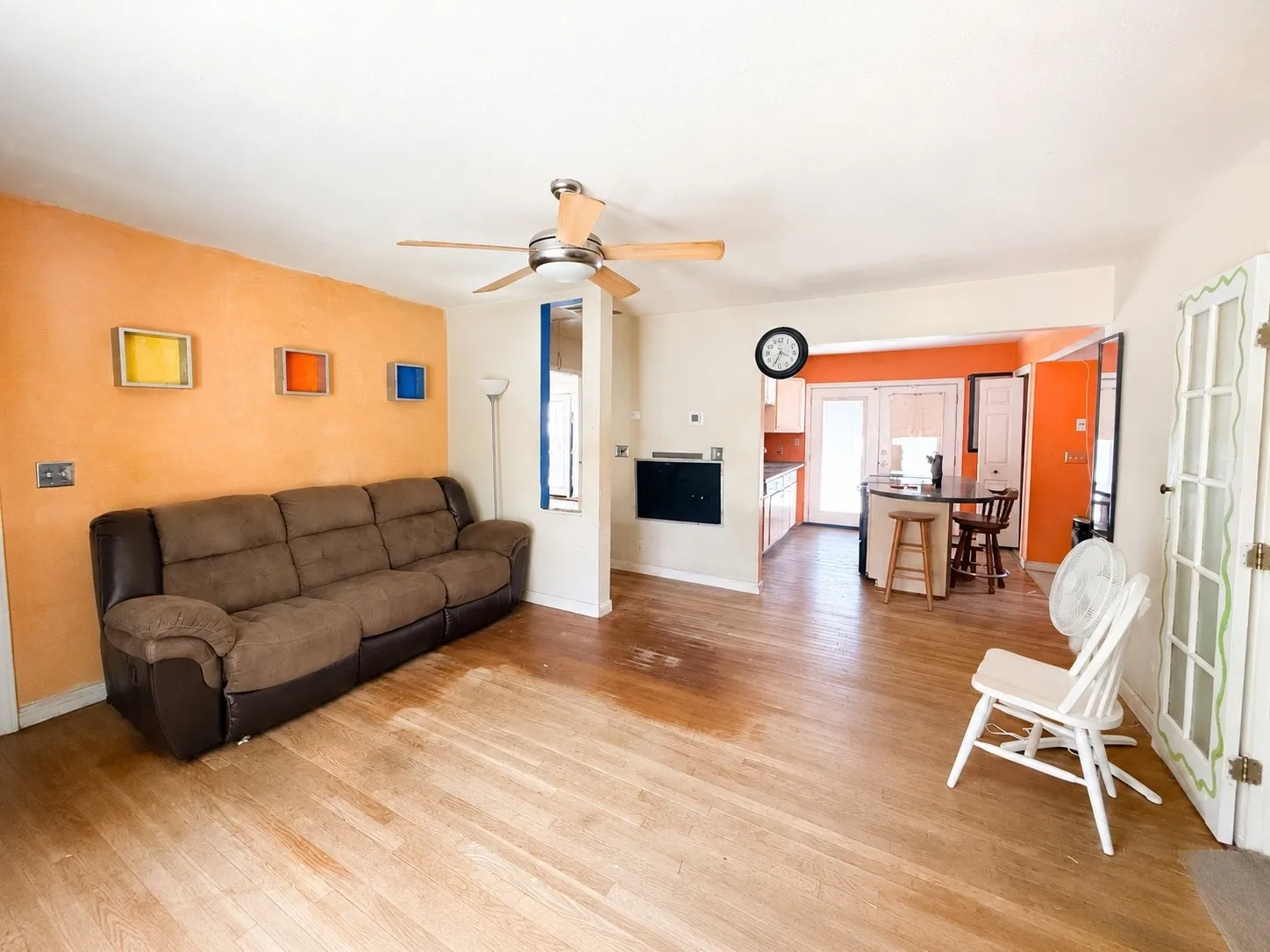 Single Family Residence For Sale in Tarrant County , 7437 Llano Avenue, Fort Worth, Texas 76116, 3 Bedroom, 1 Bathroom, Garage spaces, 1,050 Sqft, built in 1948, mls#21360000, Real Estate Agent in Fort Worth, Homes For Sale in Tarrant county, Homes For Sale in Fort Worth, Realtor in Fort Worth Texas, Real Estate Brokerage Independent Realty Texas, Luminita Cordes Realtor