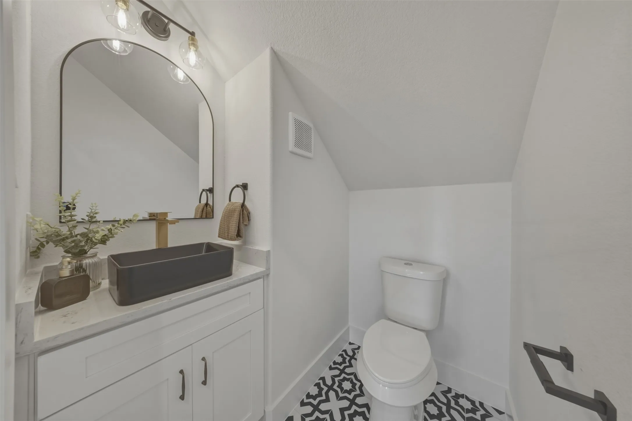 Single Family Residence For Sale in Hood County , 5557 Mercedes Circle, Granbury, Texas 76048, 4 Bedroom, 3 Bathroom, 2 Garage spaces, 1,998 Sqft, built in 2026, mls#21359520, Real Estate Agent in Granbury, Homes For Sale in Hood county, Homes For Sale in Granbury, Realtor in Granbury Texas, Real Estate Brokerage Independent Realty Texas, Luminita Cordes Realtor