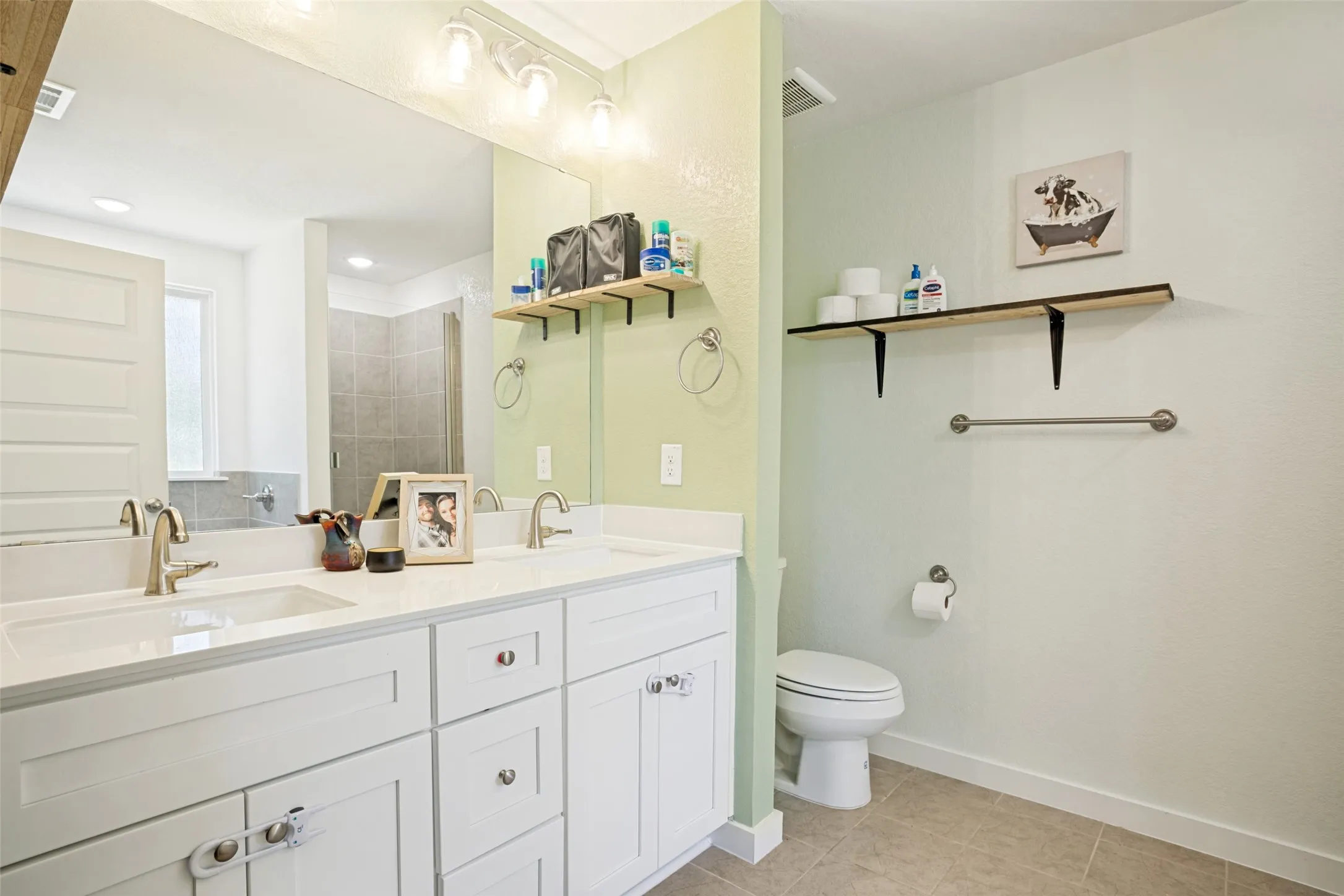 Single Family Residence For Sale in Wise County , 722 Haynie Drive, Runaway Bay, Texas 76426, 4 Bedroom, 2 Bathroom, 2 Garage spaces, 1,722 Sqft, built in 2022, mls#21363525, Real Estate Agent in Runaway Bay, Homes For Sale in Wise county, Homes For Sale in Runaway Bay, Realtor in Runaway Bay Texas, Real Estate Brokerage Independent Realty Texas, Luminita Cordes Realtor