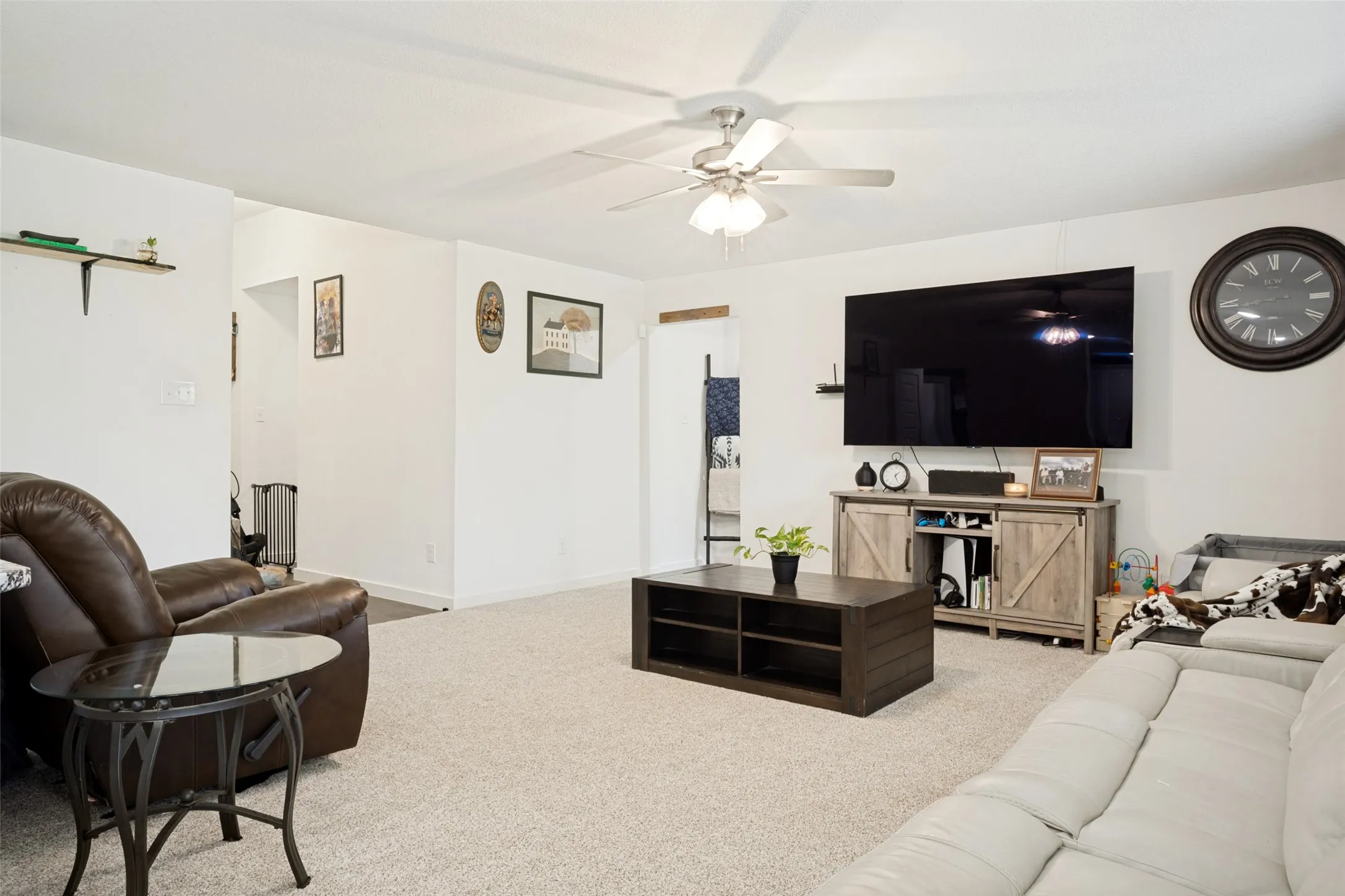 Single Family Residence For Sale in Wise County , 722 Haynie Drive, Runaway Bay, Texas 76426, 4 Bedroom, 2 Bathroom, 2 Garage spaces, 1,722 Sqft, built in 2022, mls#21363525, Real Estate Agent in Runaway Bay, Homes For Sale in Wise county, Homes For Sale in Runaway Bay, Realtor in Runaway Bay Texas, Real Estate Brokerage Independent Realty Texas, Luminita Cordes Realtor