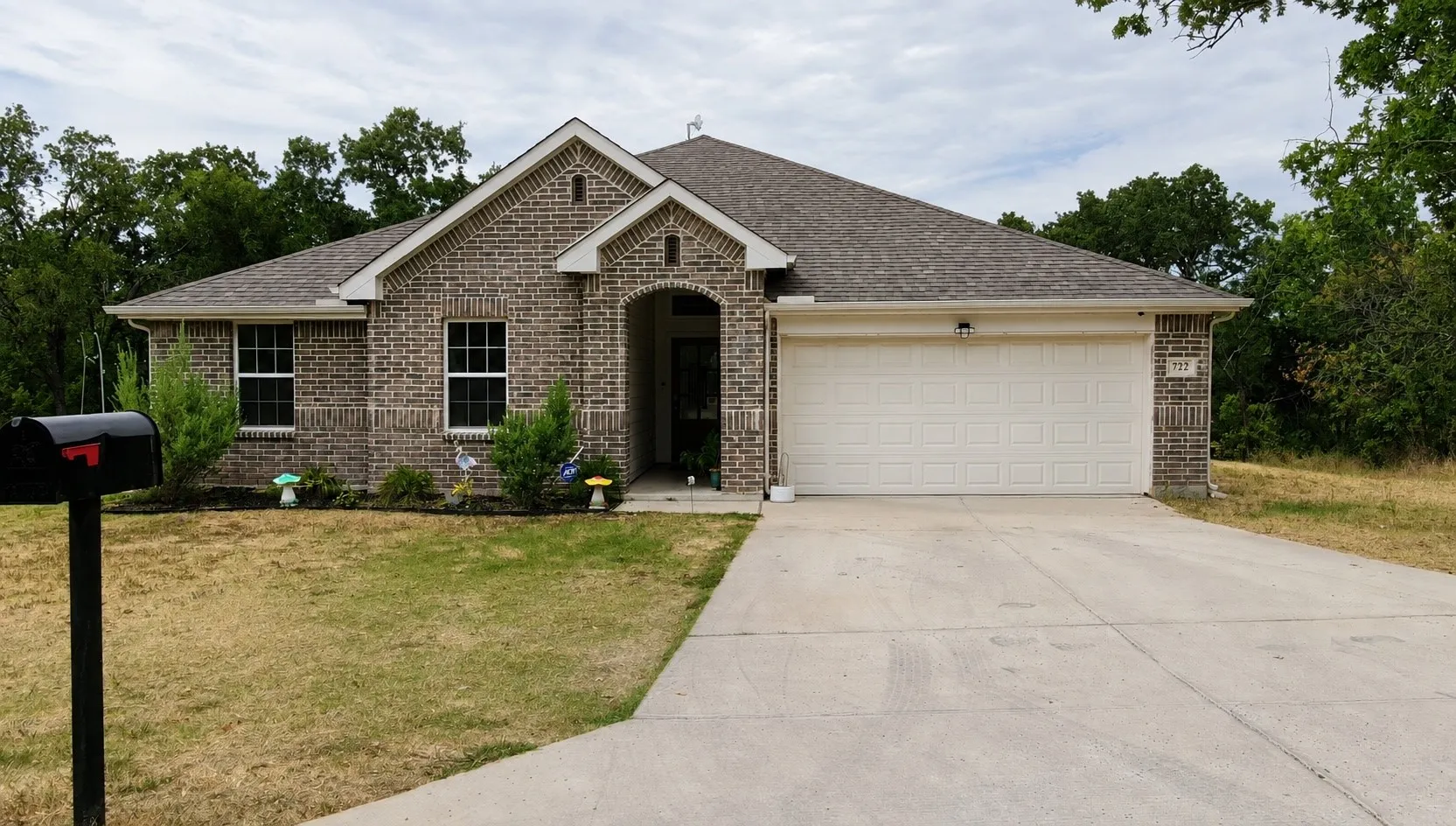 Single Family Residence For Sale in Wise County , 722 Haynie Drive, Runaway Bay, Texas 76426, 4 Bedroom, 2 Bathroom, 2 Garage spaces, 1,722 Sqft, built in 2022, mls#21363525, Real Estate Agent in Runaway Bay, Homes For Sale in Wise county, Homes For Sale in Runaway Bay, Realtor in Runaway Bay Texas, Real Estate Brokerage Independent Realty Texas, Luminita Cordes Realtor