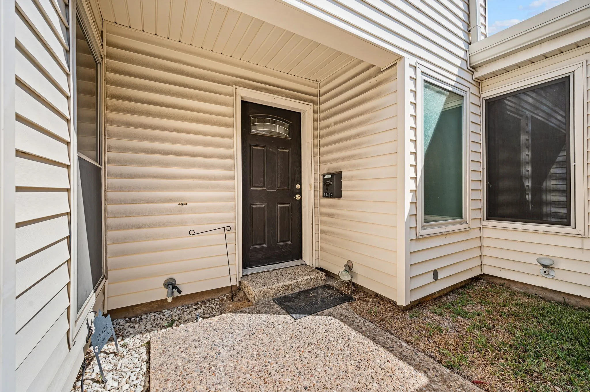 Single Family Residence For Sale in Dallas County , 16408 Lauder Lane, Dallas, Texas 75248, 3 Bedroom, 2 Bathroom, 2 Garage spaces, 1,530 Sqft, built in 1978, mls#21363588, Real Estate Agent in Dallas, Homes For Sale in Dallas county, Homes For Sale in Dallas, Realtor in Dallas Texas, Real Estate Brokerage Independent Realty Texas, Luminita Cordes Realtor