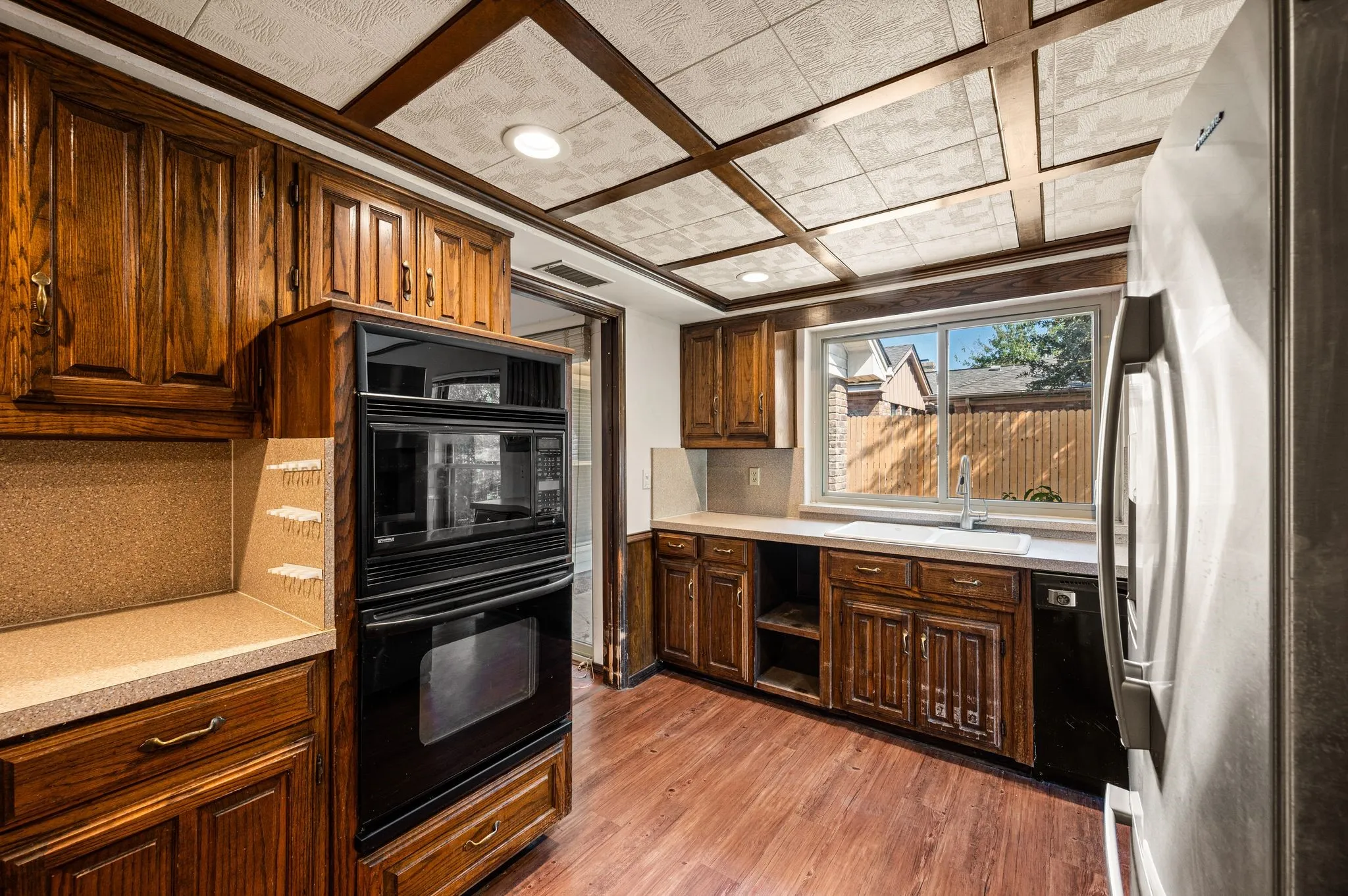 Single Family Residence For Sale in Dallas County , 16408 Lauder Lane, Dallas, Texas 75248, 3 Bedroom, 2 Bathroom, 2 Garage spaces, 1,530 Sqft, built in 1978, mls#21363588, Real Estate Agent in Dallas, Homes For Sale in Dallas county, Homes For Sale in Dallas, Realtor in Dallas Texas, Real Estate Brokerage Independent Realty Texas, Luminita Cordes Realtor