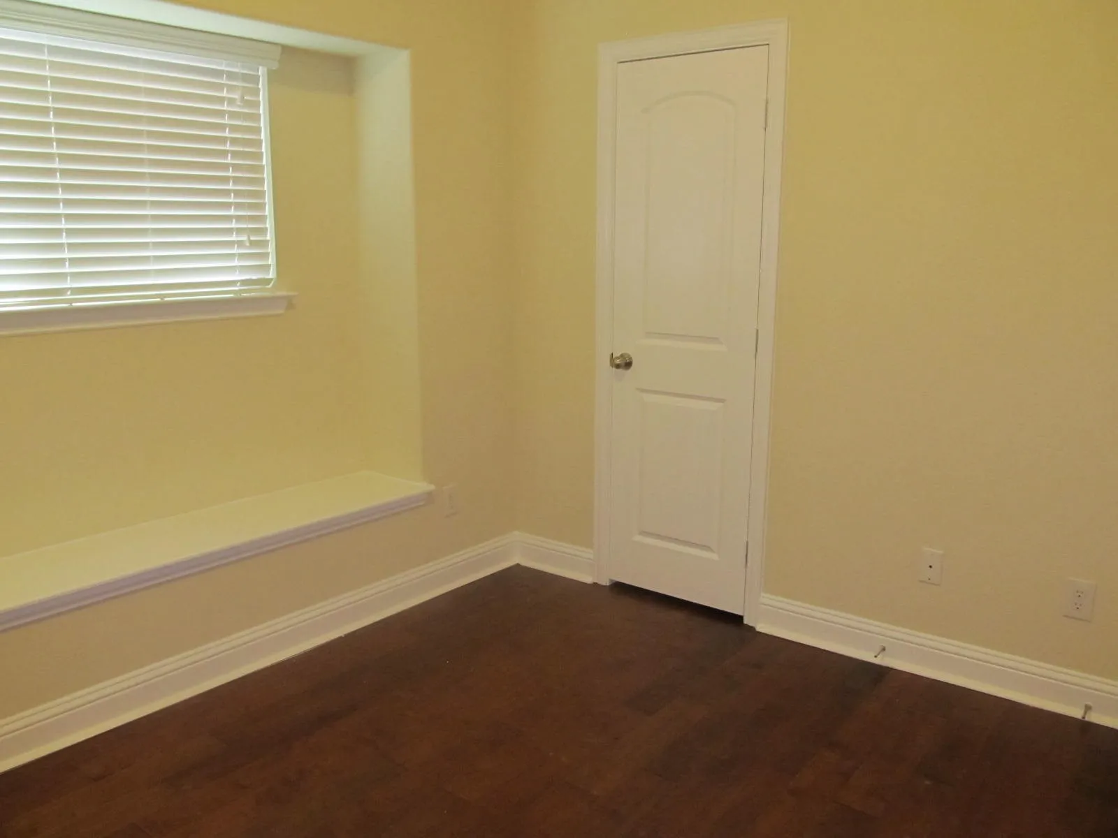 Single Family Residence For Rent in Kaufman County , 4024 Eric Drive, Heartland, Texas 75126, 3 Bedroom, 2 Bathroom, 2 Garage spaces, 1,435 Sqft, built in 2013, mls#21348412, Real Estate Agent in Heartland, Homes For Rent in Kaufman county, Homes For Rent in Heartland, Realtor in Heartland Texas, Real Estate Brokerage Independent Realty Texas, Luminita Cordes Realtor