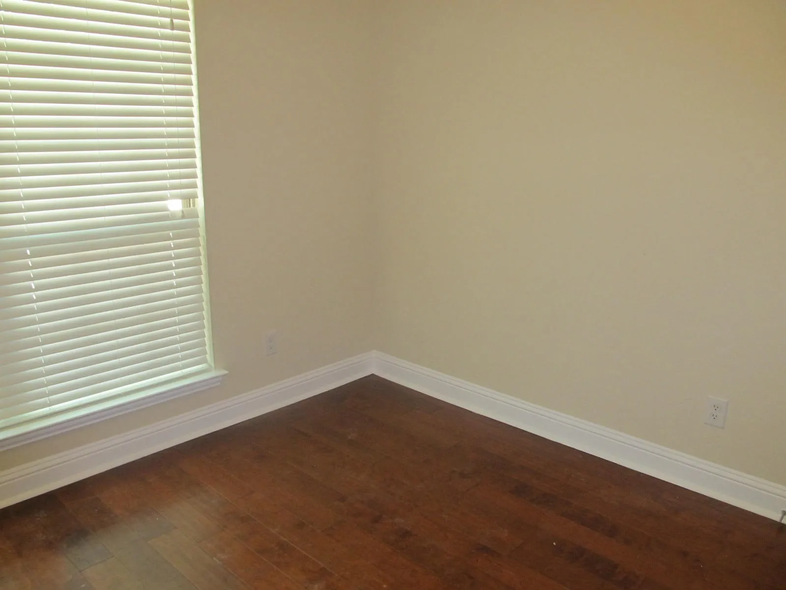 Single Family Residence For Rent in Kaufman County , 4024 Eric Drive, Heartland, Texas 75126, 3 Bedroom, 2 Bathroom, 2 Garage spaces, 1,435 Sqft, built in 2013, mls#21348412, Real Estate Agent in Heartland, Homes For Rent in Kaufman county, Homes For Rent in Heartland, Realtor in Heartland Texas, Real Estate Brokerage Independent Realty Texas, Luminita Cordes Realtor