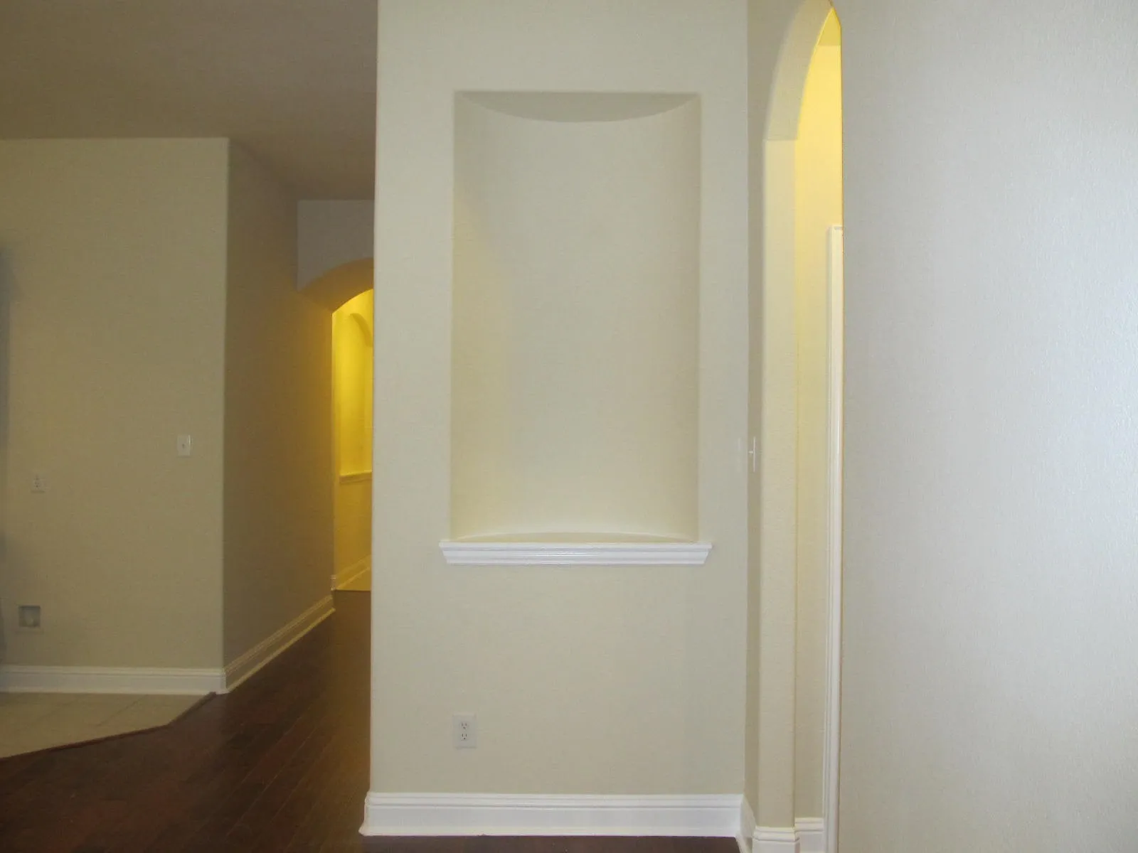 Inset Near Primary Entry