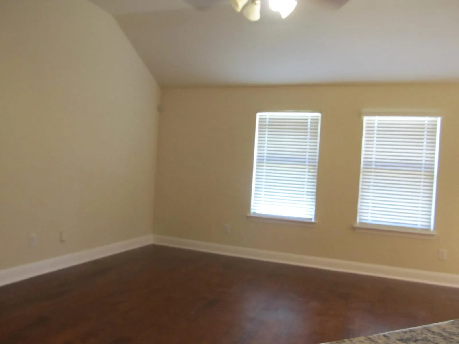 Single Family Residence For Rent in Kaufman County , 4024 Eric Drive, Heartland, Texas 75126, 3 Bedroom, 2 Bathroom, 2 Garage spaces, 1,435 Sqft, built in 2013, mls#21348412, Real Estate Agent in Heartland, Homes For Rent in Kaufman county, Homes For Rent in Heartland, Realtor in Heartland Texas, Real Estate Brokerage Independent Realty Texas, Luminita Cordes Realtor