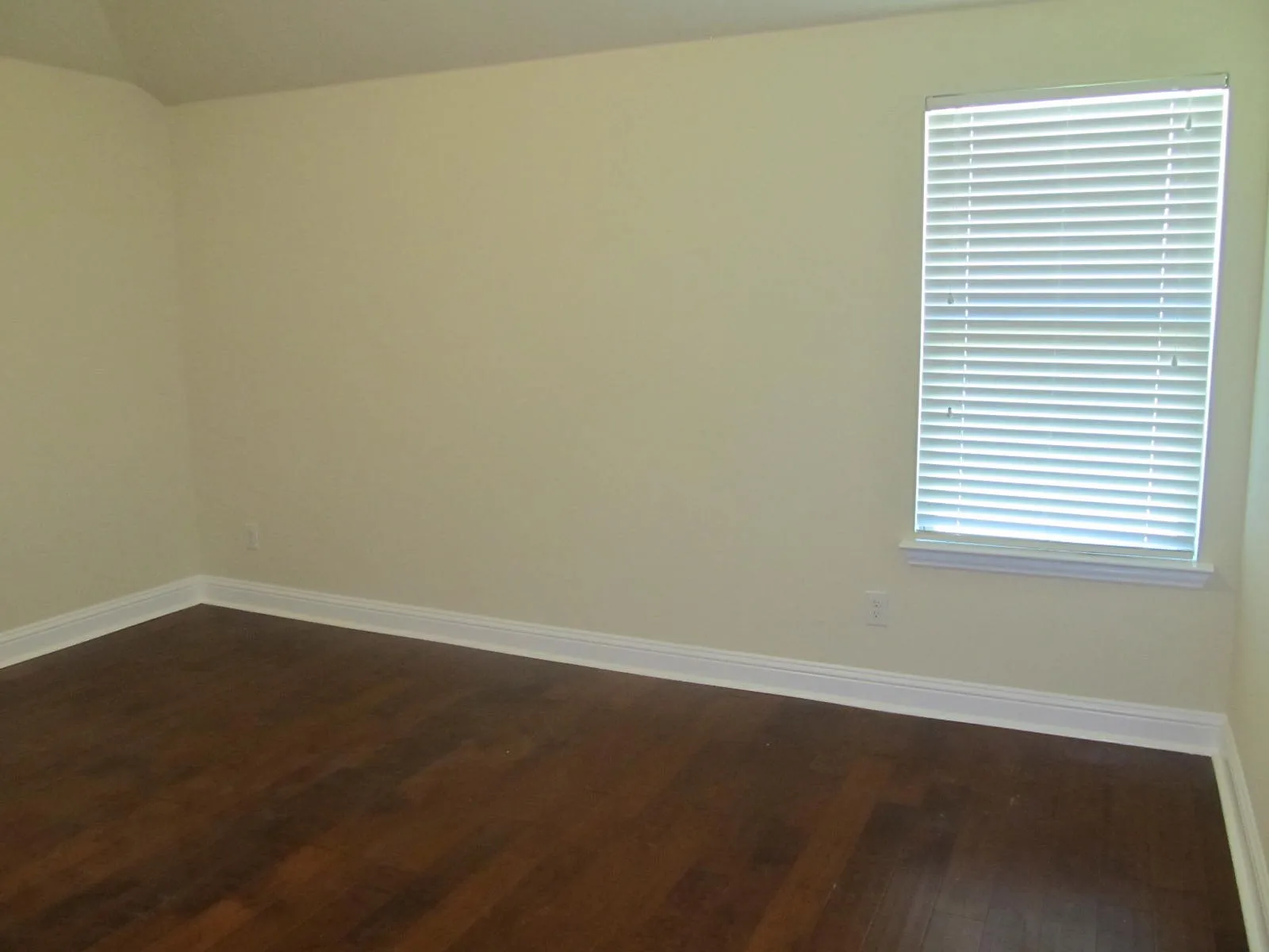 Single Family Residence For Rent in Kaufman County , 4024 Eric Drive, Heartland, Texas 75126, 3 Bedroom, 2 Bathroom, 2 Garage spaces, 1,435 Sqft, built in 2013, mls#21348412, Real Estate Agent in Heartland, Homes For Rent in Kaufman county, Homes For Rent in Heartland, Realtor in Heartland Texas, Real Estate Brokerage Independent Realty Texas, Luminita Cordes Realtor
