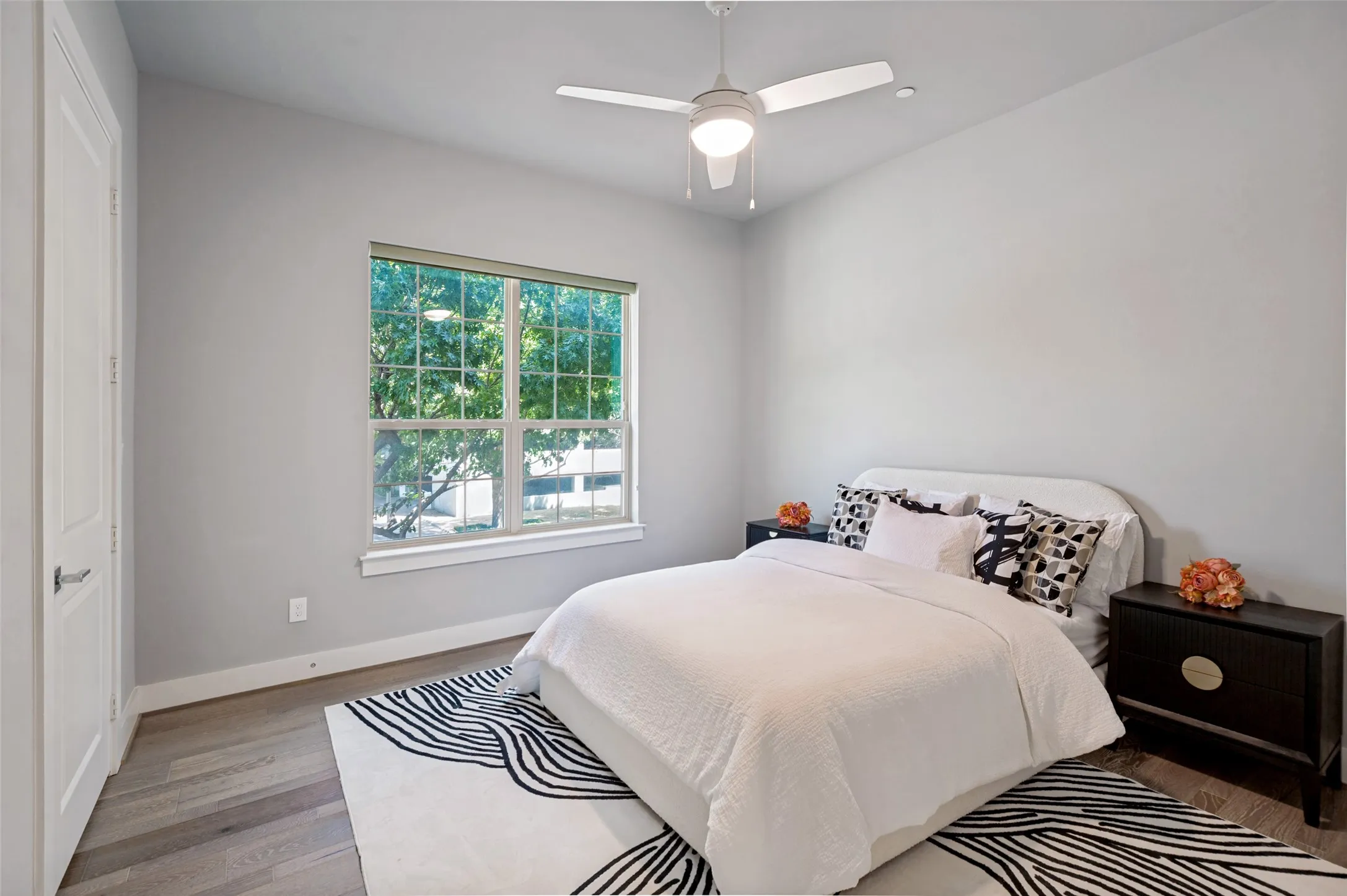 Secondary  bedroom with tree top views