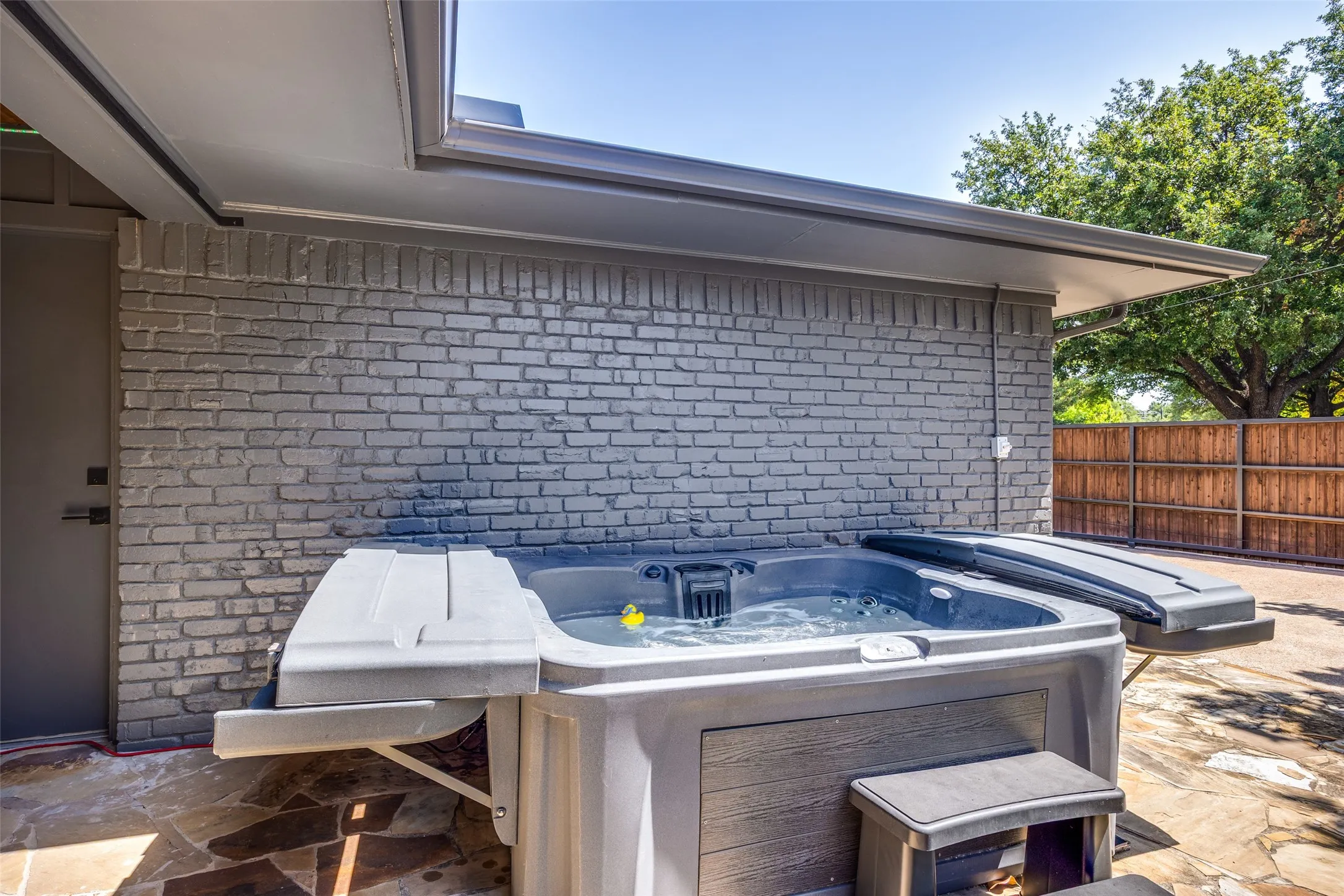 Single Family Residence For Sale in Dallas County , 10232 Boedeker Street, Dallas, Texas 75230, 4 Bedroom, 3 Bathroom, 2 Garage spaces, 2,754 Sqft, built in 1968, mls#21363619, Real Estate Agent in Dallas, Homes For Sale in Dallas county, Homes For Sale in Dallas, Realtor in Dallas Texas, Real Estate Brokerage Independent Realty Texas, Luminita Cordes Realtor