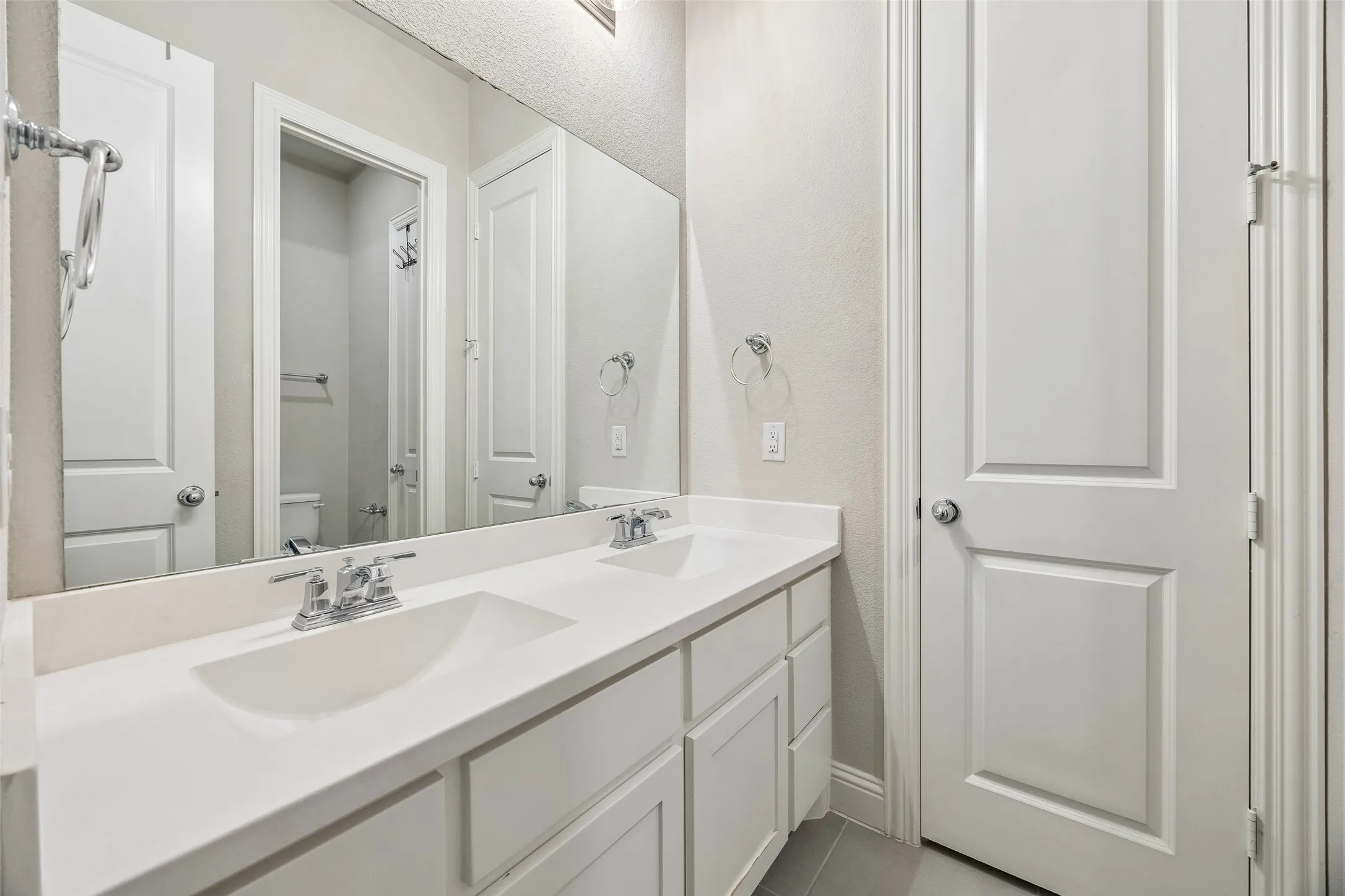 Single Family Residence For Sale in Tarrant County , 12217 Hulson Trail, Fort Worth, Texas 76052, 4 Bedroom, 4 Bathroom, 3 Garage spaces, 3,133 Sqft, built in 2020, mls#21362484, Real Estate Agent in Fort Worth, Homes For Sale in Tarrant county, Homes For Sale in Fort Worth, Realtor in Fort Worth Texas, Real Estate Brokerage Independent Realty Texas, Luminita Cordes Realtor
