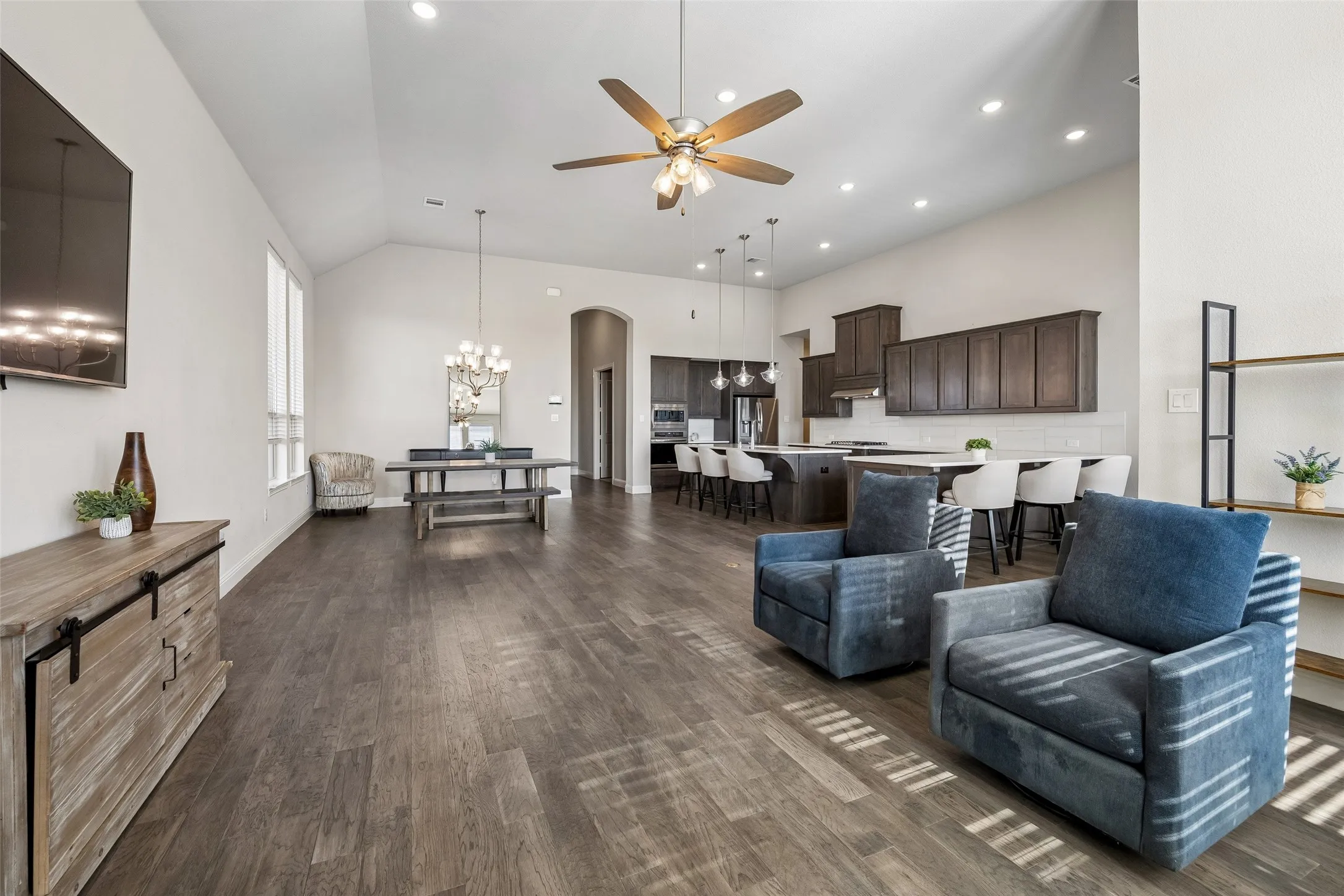 Single Family Residence For Sale in Tarrant County , 12217 Hulson Trail, Fort Worth, Texas 76052, 4 Bedroom, 4 Bathroom, 3 Garage spaces, 3,133 Sqft, built in 2020, mls#21362484, Real Estate Agent in Fort Worth, Homes For Sale in Tarrant county, Homes For Sale in Fort Worth, Realtor in Fort Worth Texas, Real Estate Brokerage Independent Realty Texas, Luminita Cordes Realtor