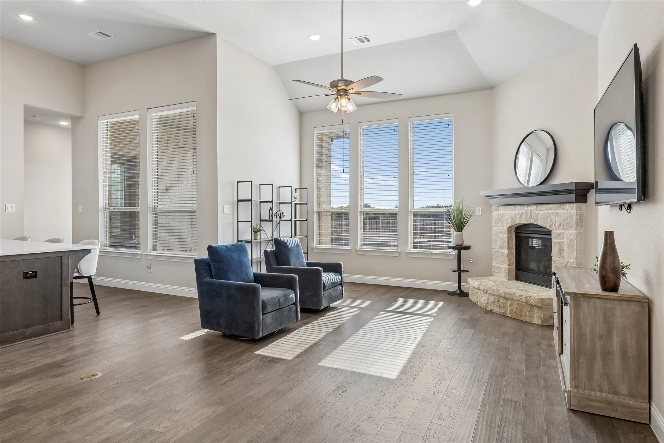 Single Family Residence For Sale in Tarrant County , 12217 Hulson Trail, Fort Worth, Texas 76052, 4 Bedroom, 4 Bathroom, 3 Garage spaces, 3,133 Sqft, built in 2020, mls#21362484, Real Estate Agent in Fort Worth, Homes For Sale in Tarrant county, Homes For Sale in Fort Worth, Realtor in Fort Worth Texas, Real Estate Brokerage Independent Realty Texas, Luminita Cordes Realtor