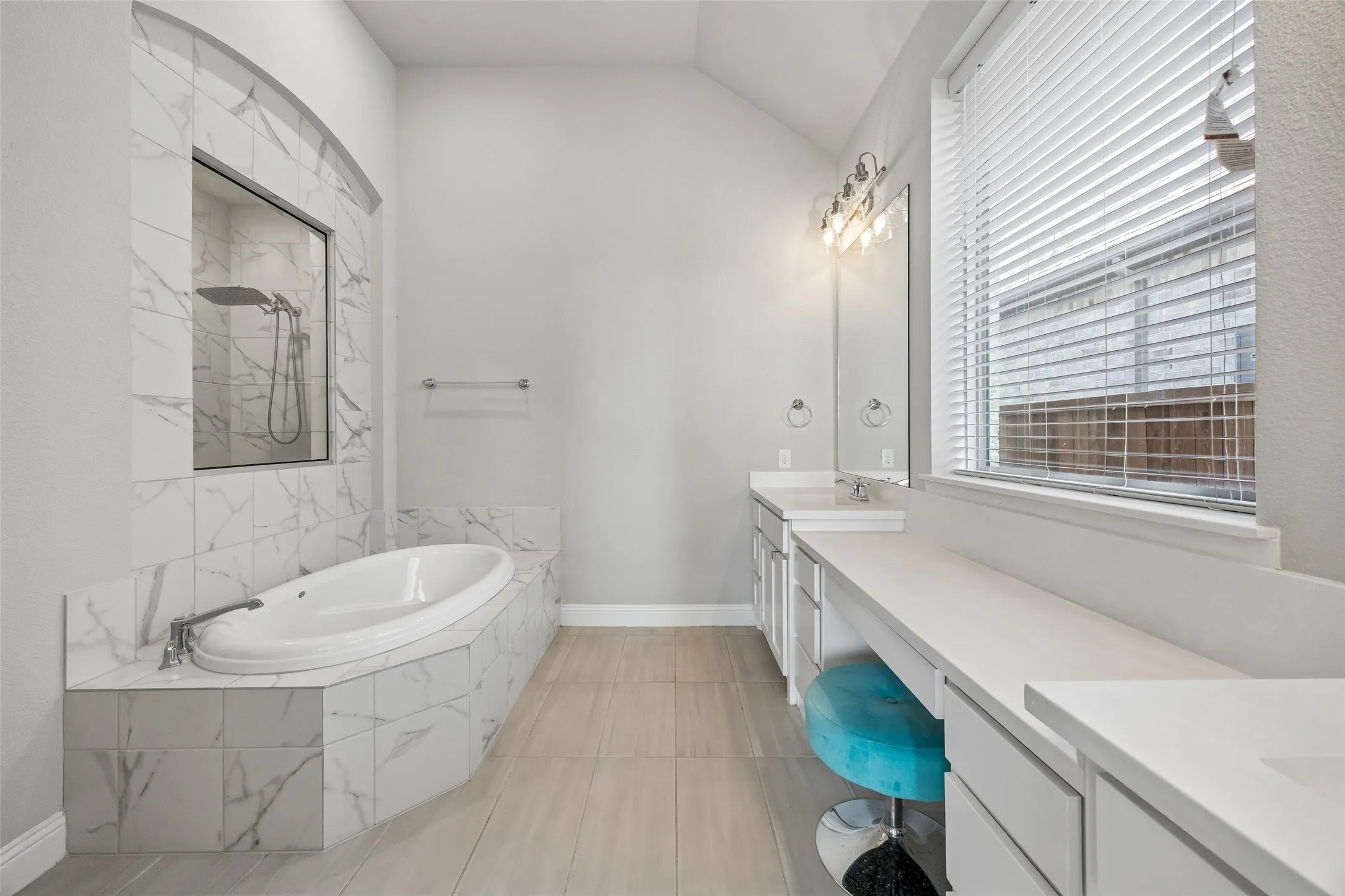 Single Family Residence For Sale in Tarrant County , 12217 Hulson Trail, Fort Worth, Texas 76052, 4 Bedroom, 4 Bathroom, 3 Garage spaces, 3,133 Sqft, built in 2020, mls#21362484, Real Estate Agent in Fort Worth, Homes For Sale in Tarrant county, Homes For Sale in Fort Worth, Realtor in Fort Worth Texas, Real Estate Brokerage Independent Realty Texas, Luminita Cordes Realtor