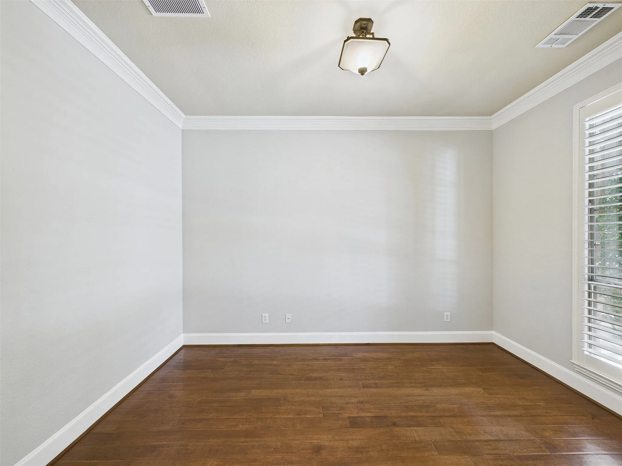 Single Family Residence For Sale in Collin County , 6400 Castle Rock Circle, Mc Kinney, Texas 75071, 4 Bedroom, 4 Bathroom, 3 Garage spaces, 3,500 Sqft, built in 2007, mls#21361096, Real Estate Agent in Mc Kinney, Homes For Sale in Collin county, Homes For Sale in Mc Kinney, Realtor in Mc Kinney Texas, Real Estate Brokerage Independent Realty Texas, Luminita Cordes Realtor